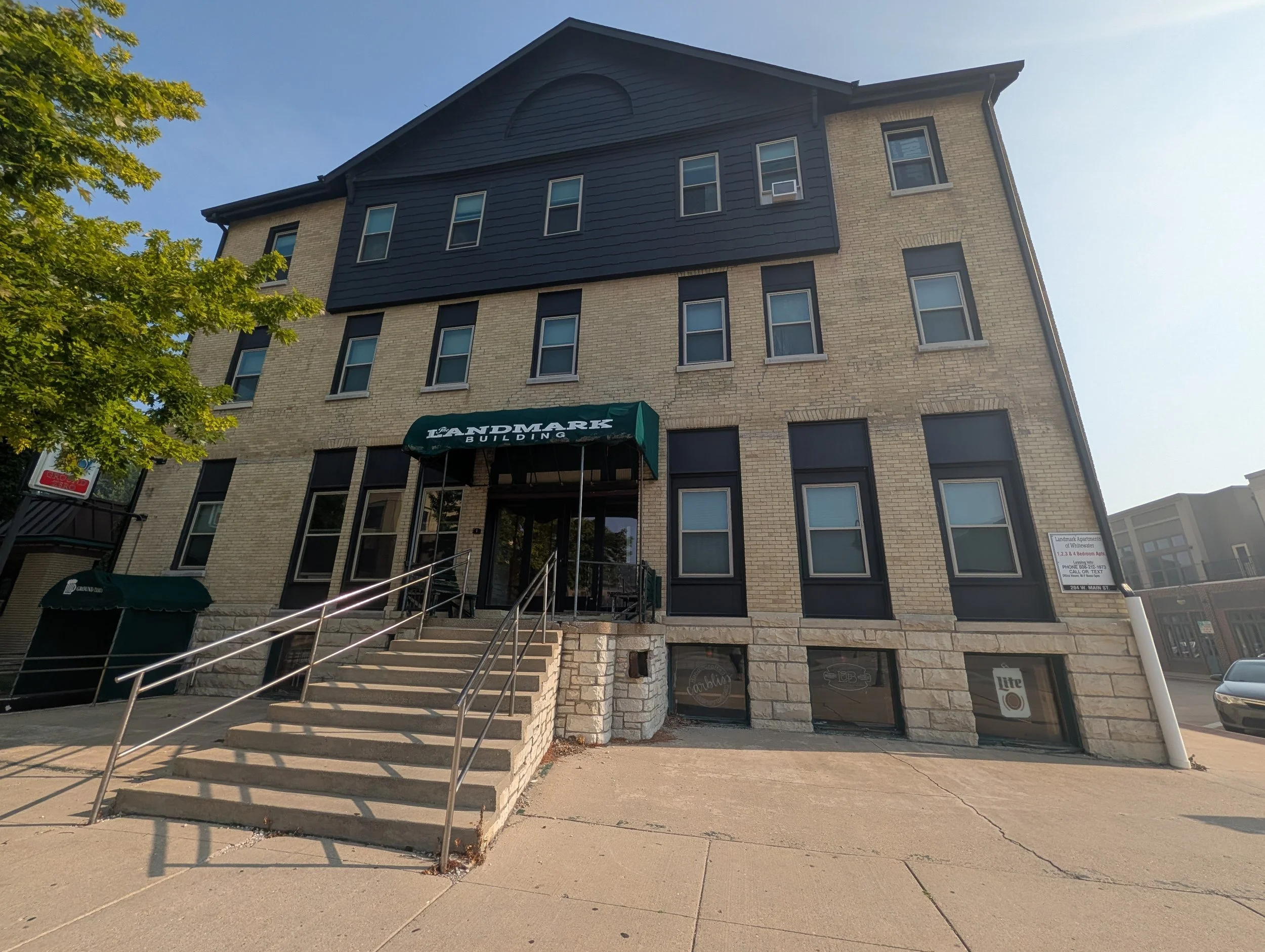 Hotel Walworth / Landmark Hotel