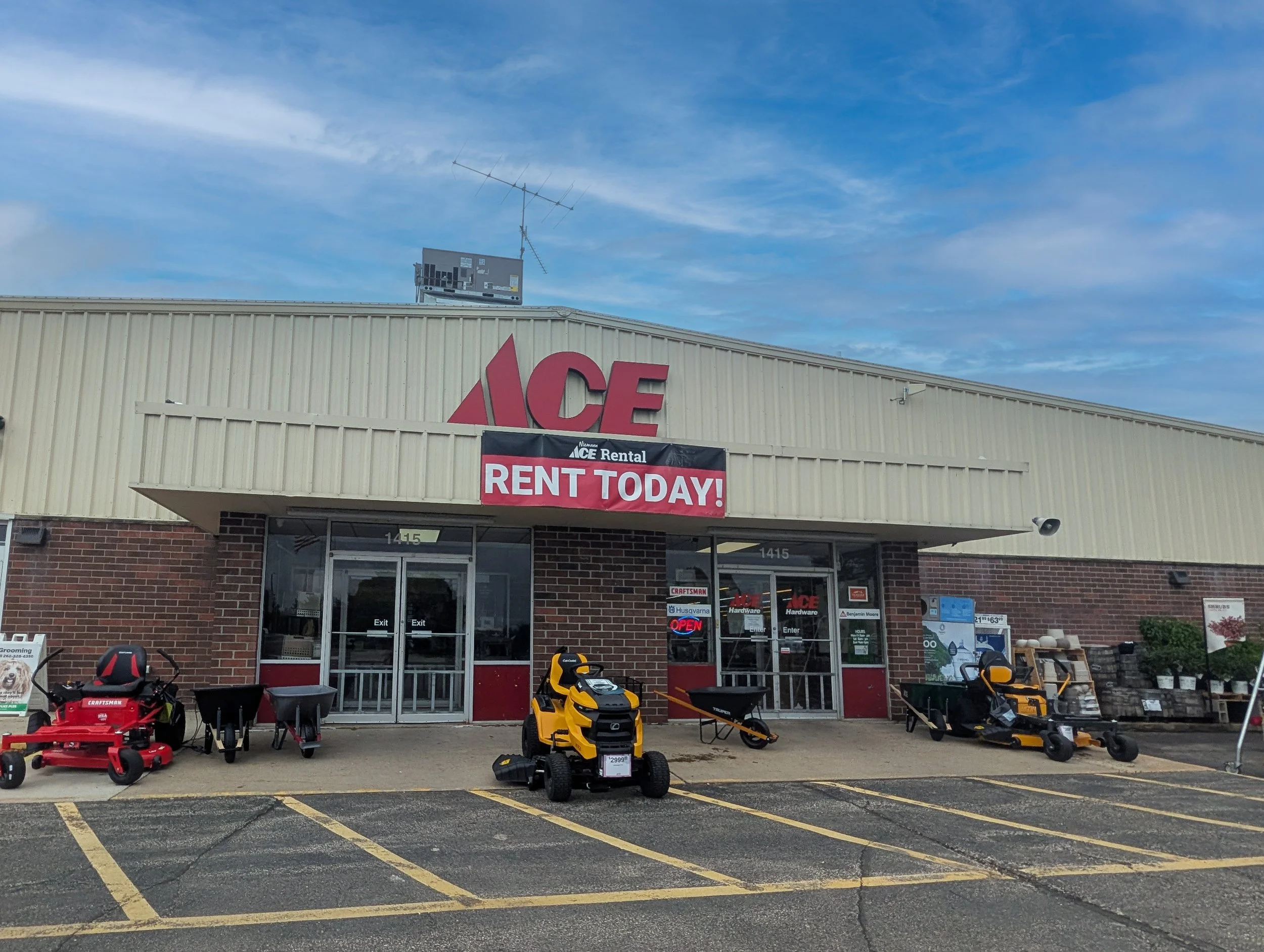 ace hardware exterior