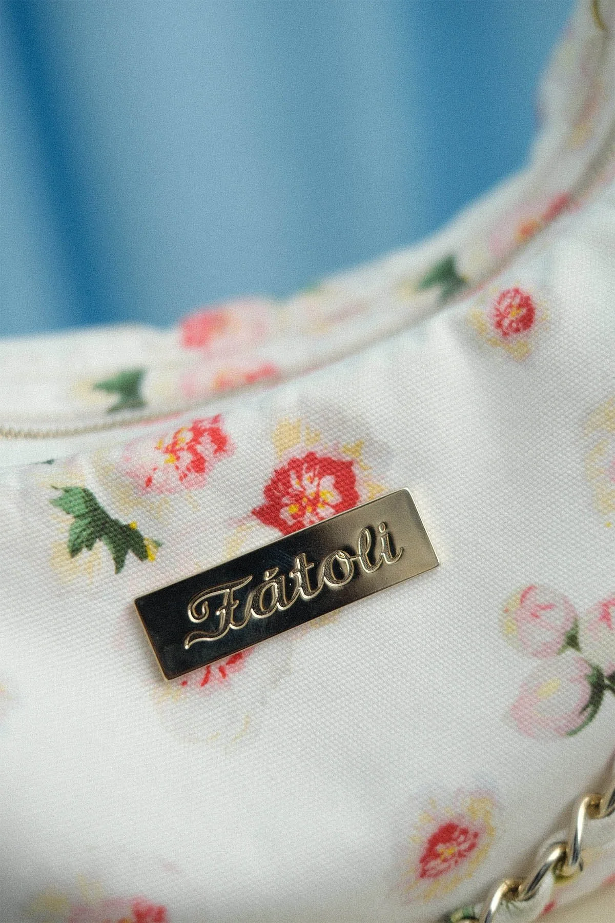 Floral_icy_white_sienna_bag_detail.jpg