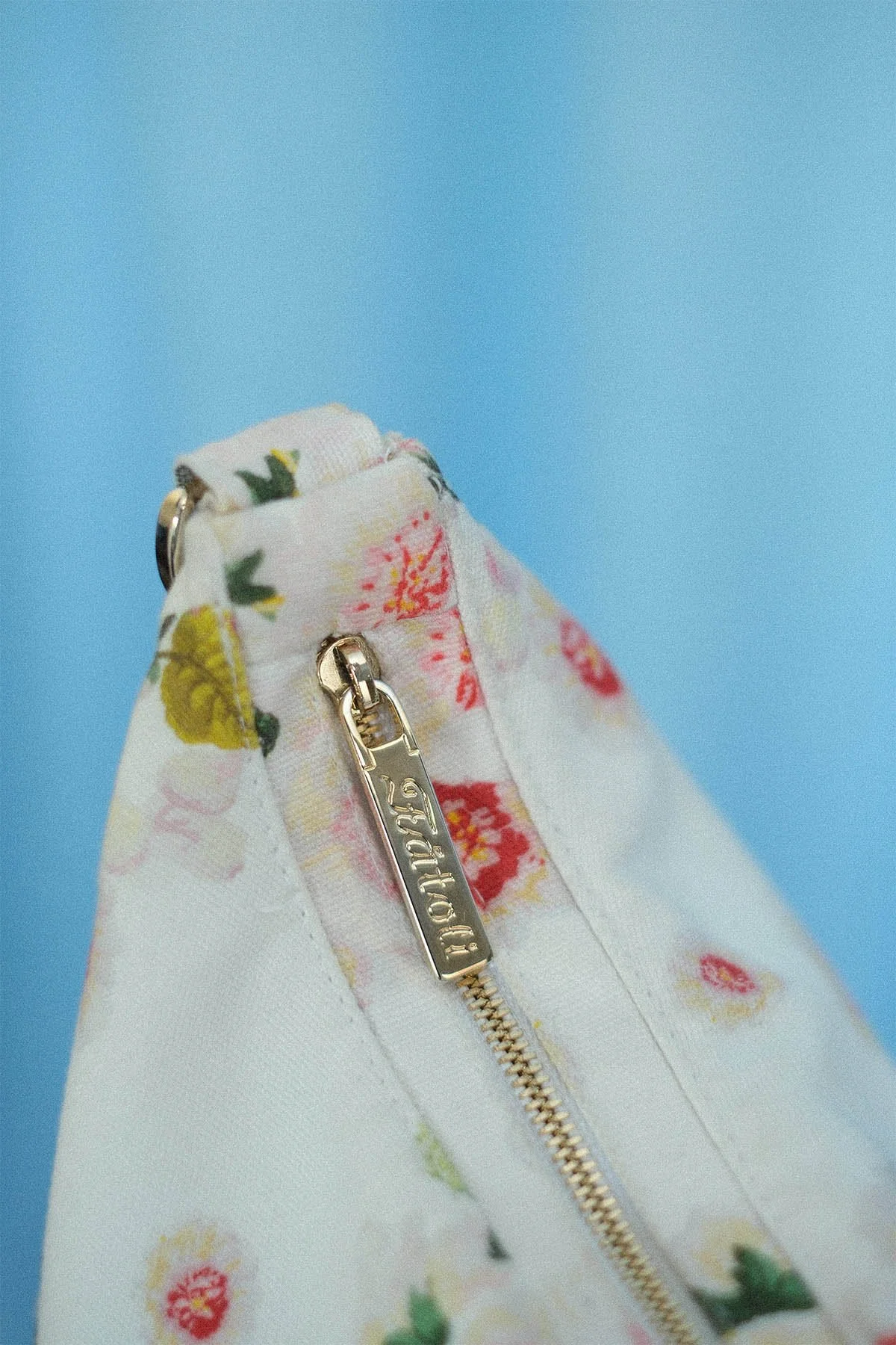 Floral_icy_white_sienna_bag_detail2.jpg