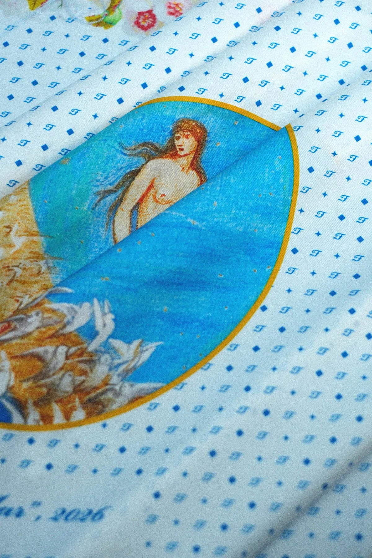 Blue_fátoli_polka_detail.jpg