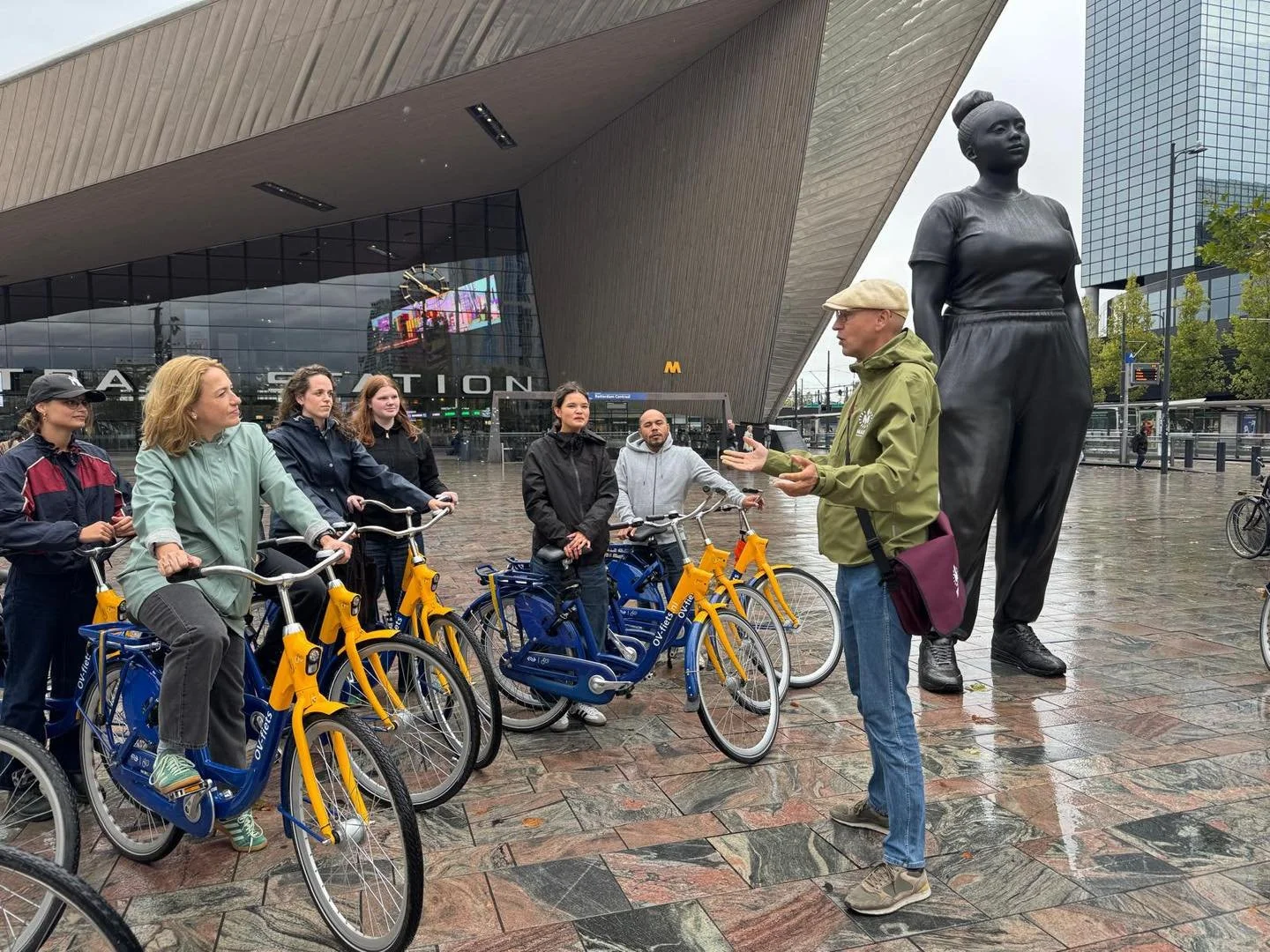 Teamuitje of vriendendag? 
Ga mee op pad met mij als jullie persoonlijke stadsgids.
Wandelend, fietsend, varend. Alles kan.
Altijd met lekker eten&amp;drinken. 
Binnen ieders budget!

www.marcorganiseert.nl 

#stadstour #lekkeretenendrinken #stadsopt