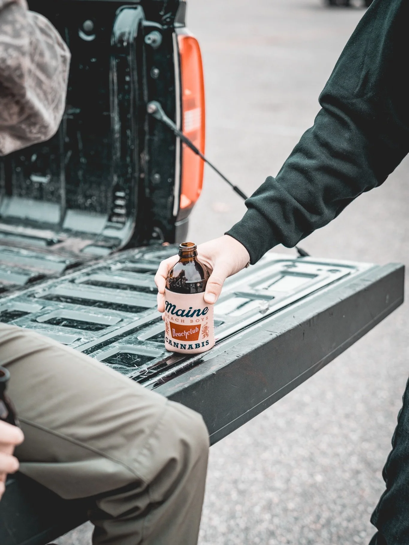 Save a horse, ride the wave 🌊 Giddy up, inventory is slim on these Beach Boys Beach Club limited prints. Which was your fav!? 

#ridethewave #mainesendlesssummer #oldorchardbeach #saveahorserideacowboy #giddyup