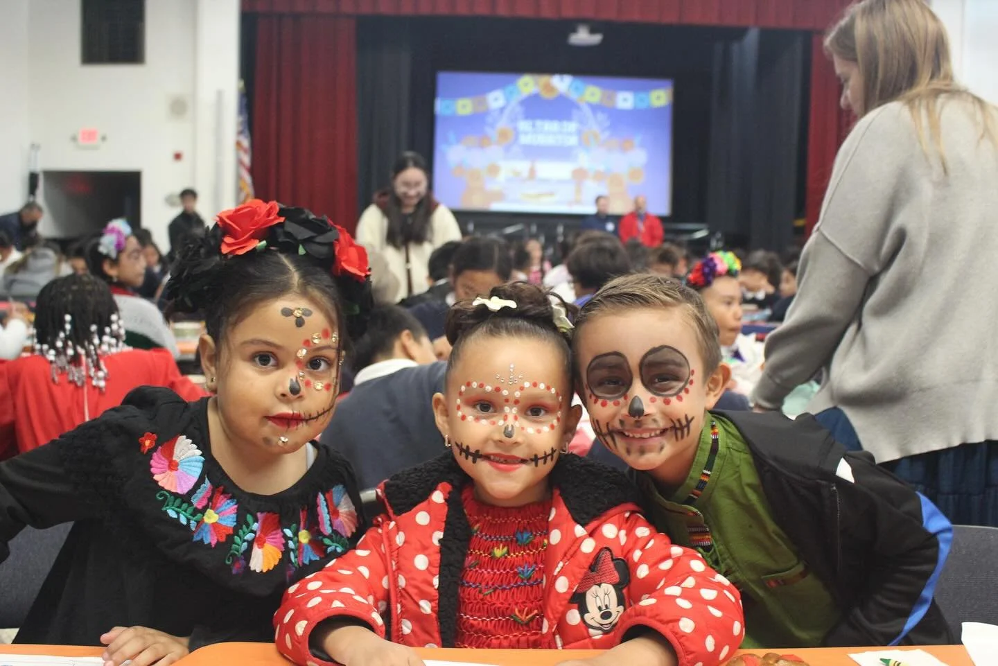 Today our Seton community came together to celebrate D&iacute;a de los Muertos 💐🕯️ We began with Mass and continued the celebration in our gym, honoring and remembering our loved ones with music, color, food, and tradition. 🧡

Thank you to all of 