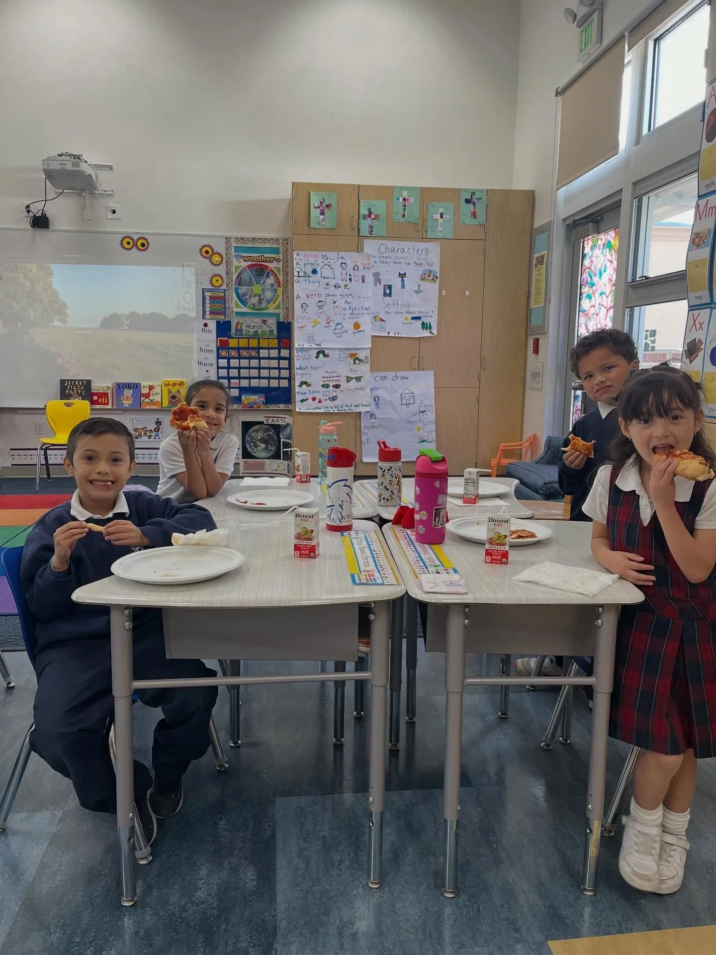 Our Kindergarten students reached their reading goal and celebrated with a pizza party! 🍕 We are proud of our young learners and thrilled to celebrate their hard work. We love seeing our Seton Saints so Eager to Learn! 📚❤️💙

#EagerToLearnReadyToSe