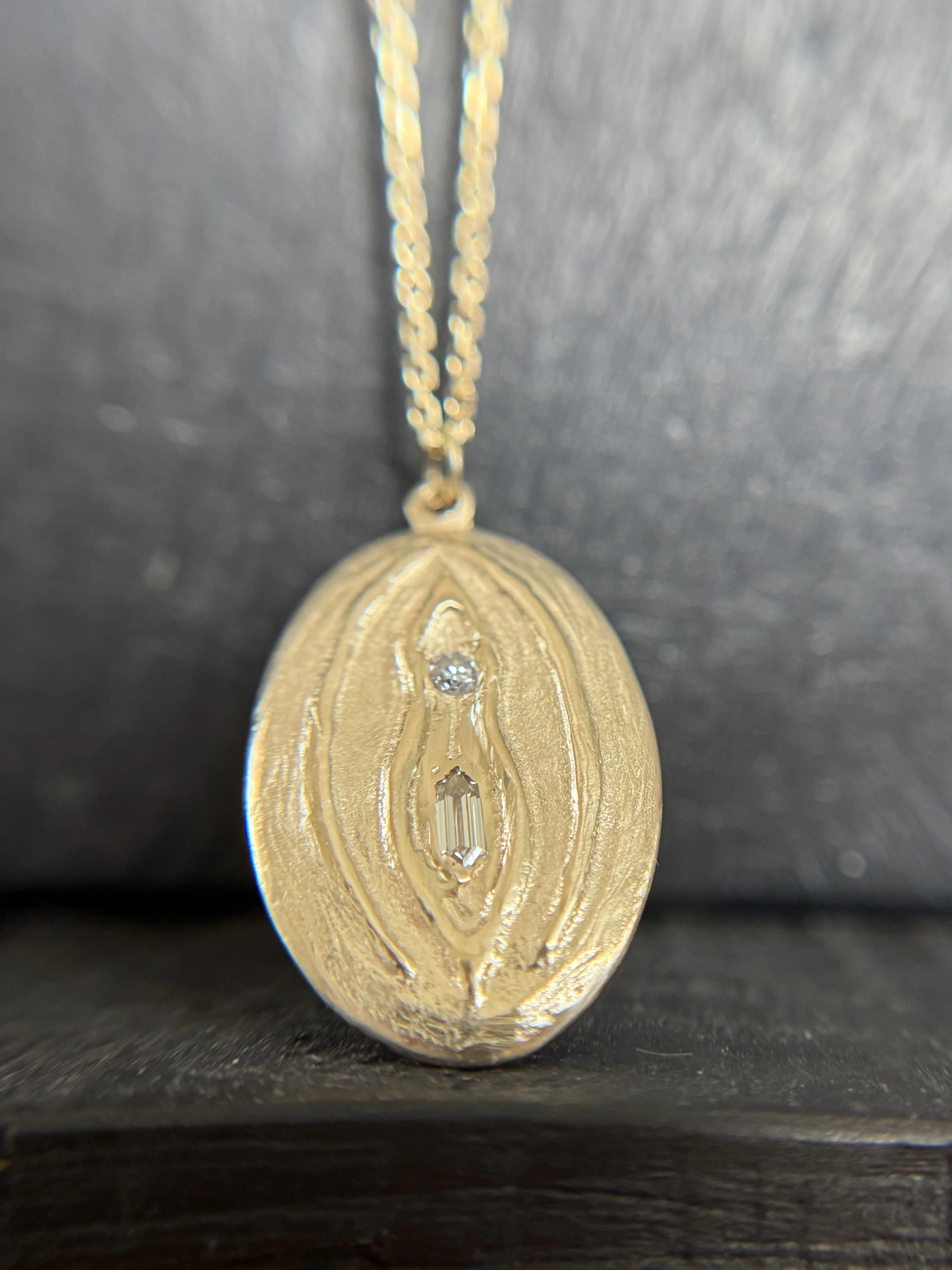 Yoni Pendant for claiming her power. 14K 
