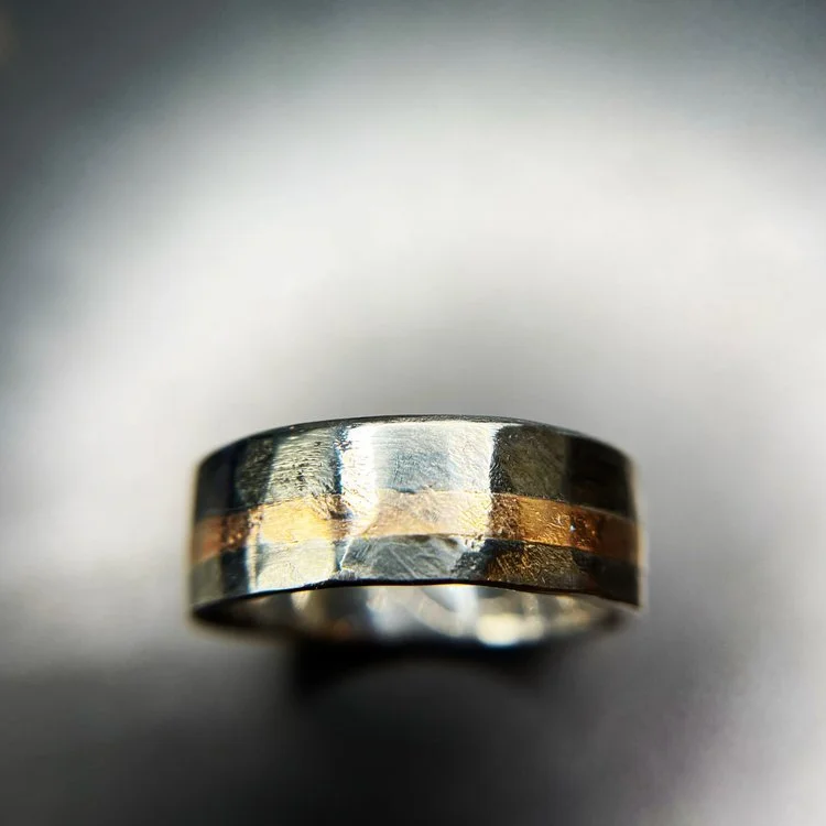 14K white gold with rose gold band