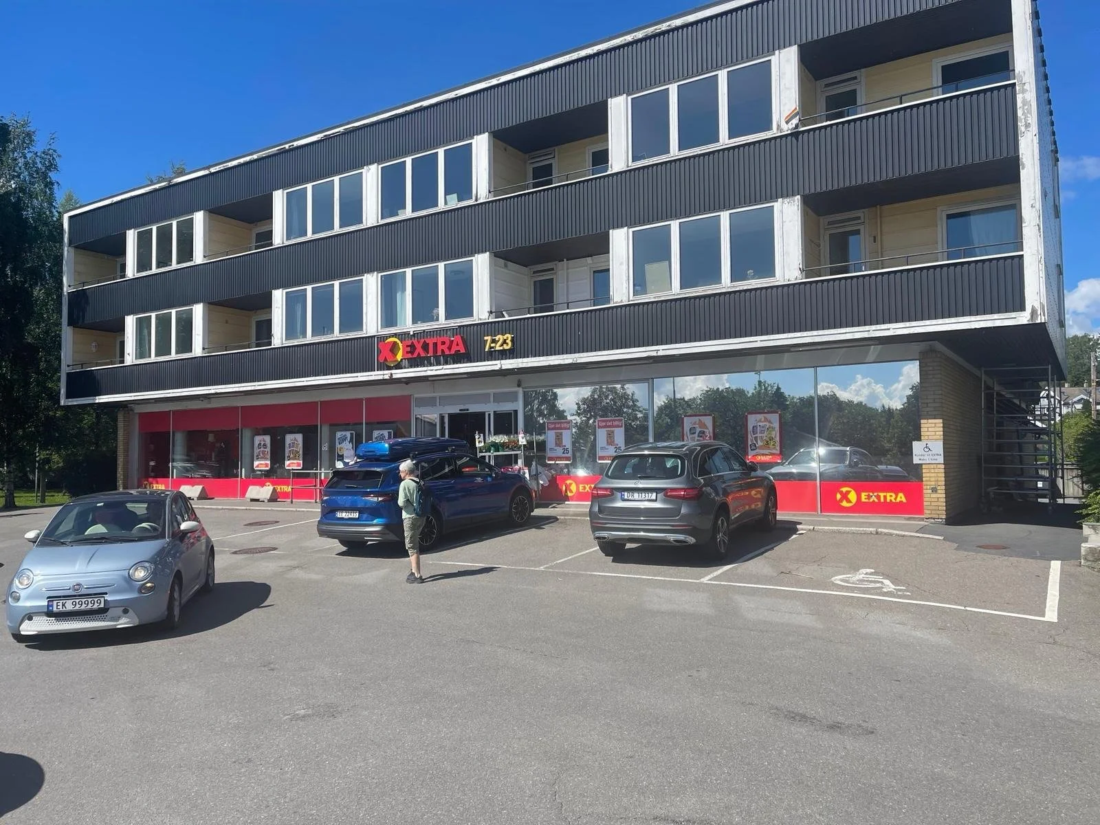 Etter oppgraderingen: malt fasade på sameiets bygg – Østre Aker Prosjekt.