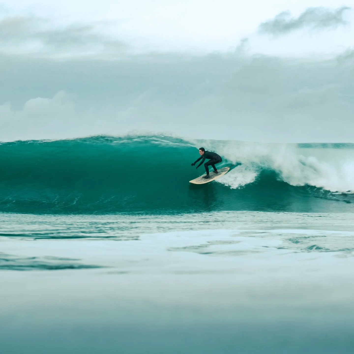 One wave. Two very different outcomes.
First surfer threads the needle and flies down the face like it was always the plan.
Second surfer&hellip; well&hellip; the ocean had other ideas.
That&rsquo;s surfing. Some make it, some get made an example... 