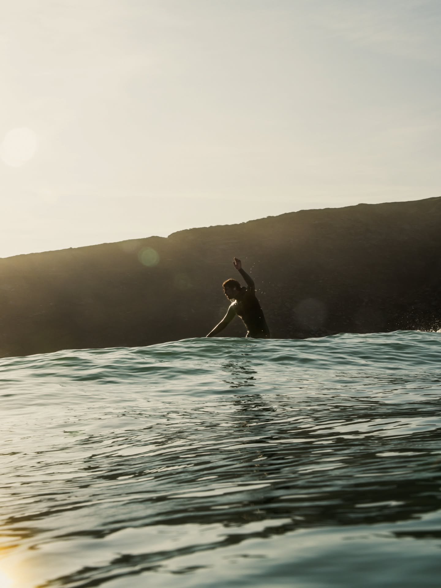 More of this please 🙏 

Currently craving more morning like this, being well spent. Basking in the morning sunrise whilst capturing whatever comes my way. 

#WatergateBay #Newquay #Cornwall #SurfPhotography #fineart