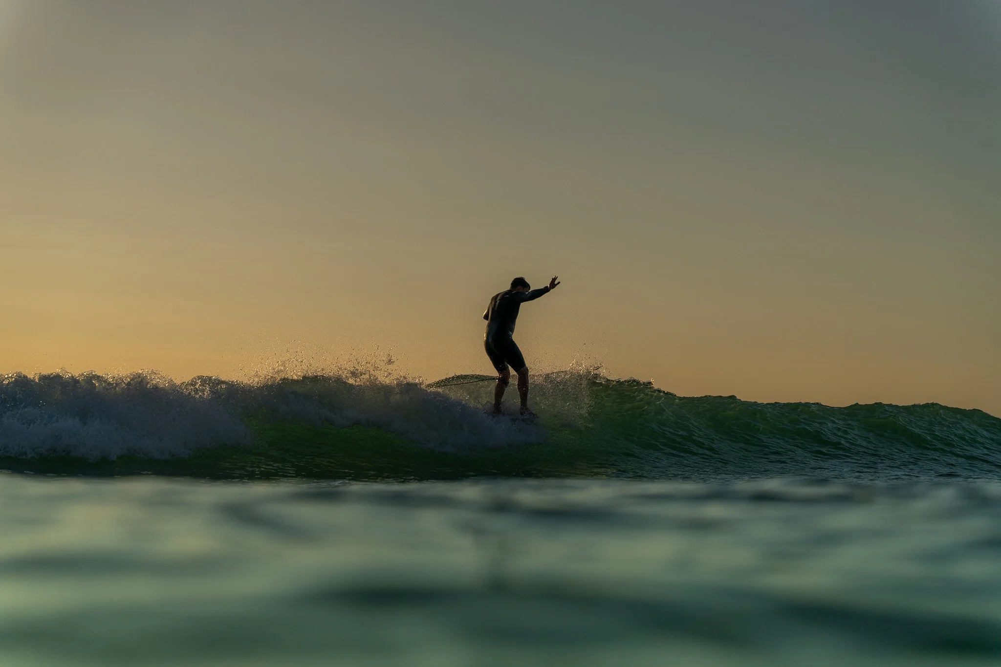 cornwall-solar-eclipse-surf-photography-watergate-bay-newquay-aquasnaps-surf-photography-2026-DSC01239.jpg