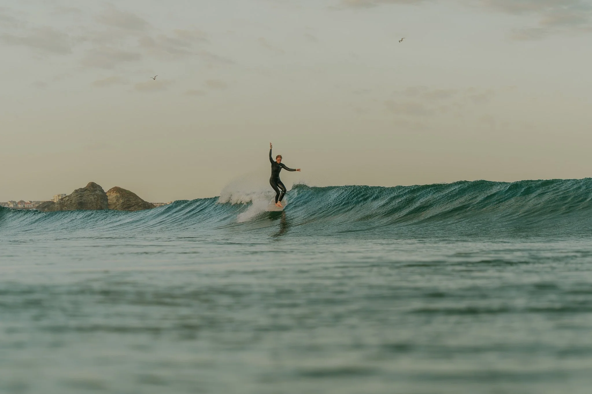 cornwall-solar-eclipse-surf-photography-watergate-bay-newquay-aquasnaps-surf-photography-2026-DSC00653.jpg