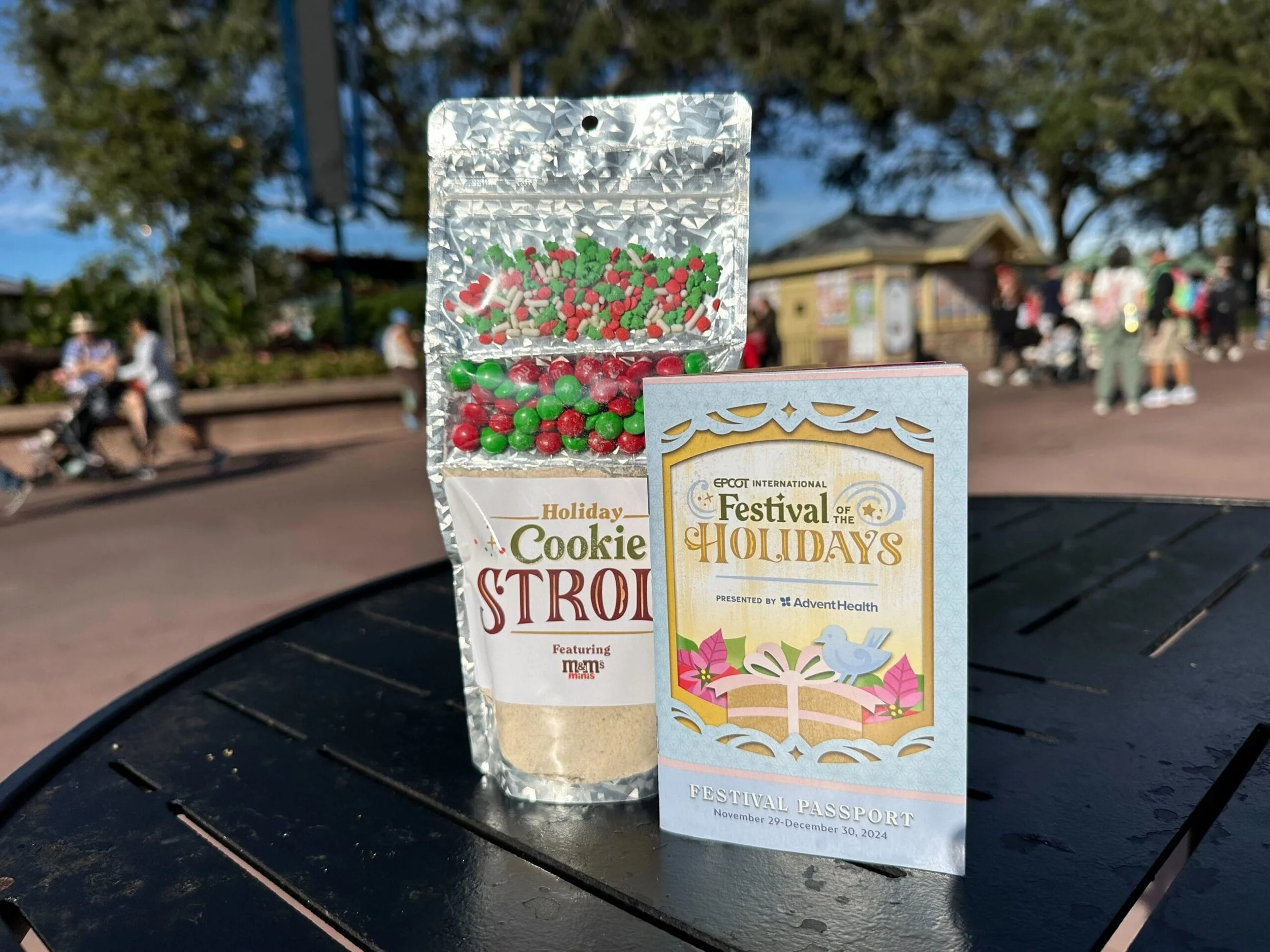 WDW-EPCOT-2024-Festival-of-the-Holidays-Cookie-Stroll-completer-prize.jpg