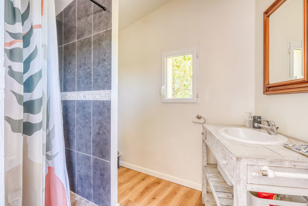 Cabane bathroom