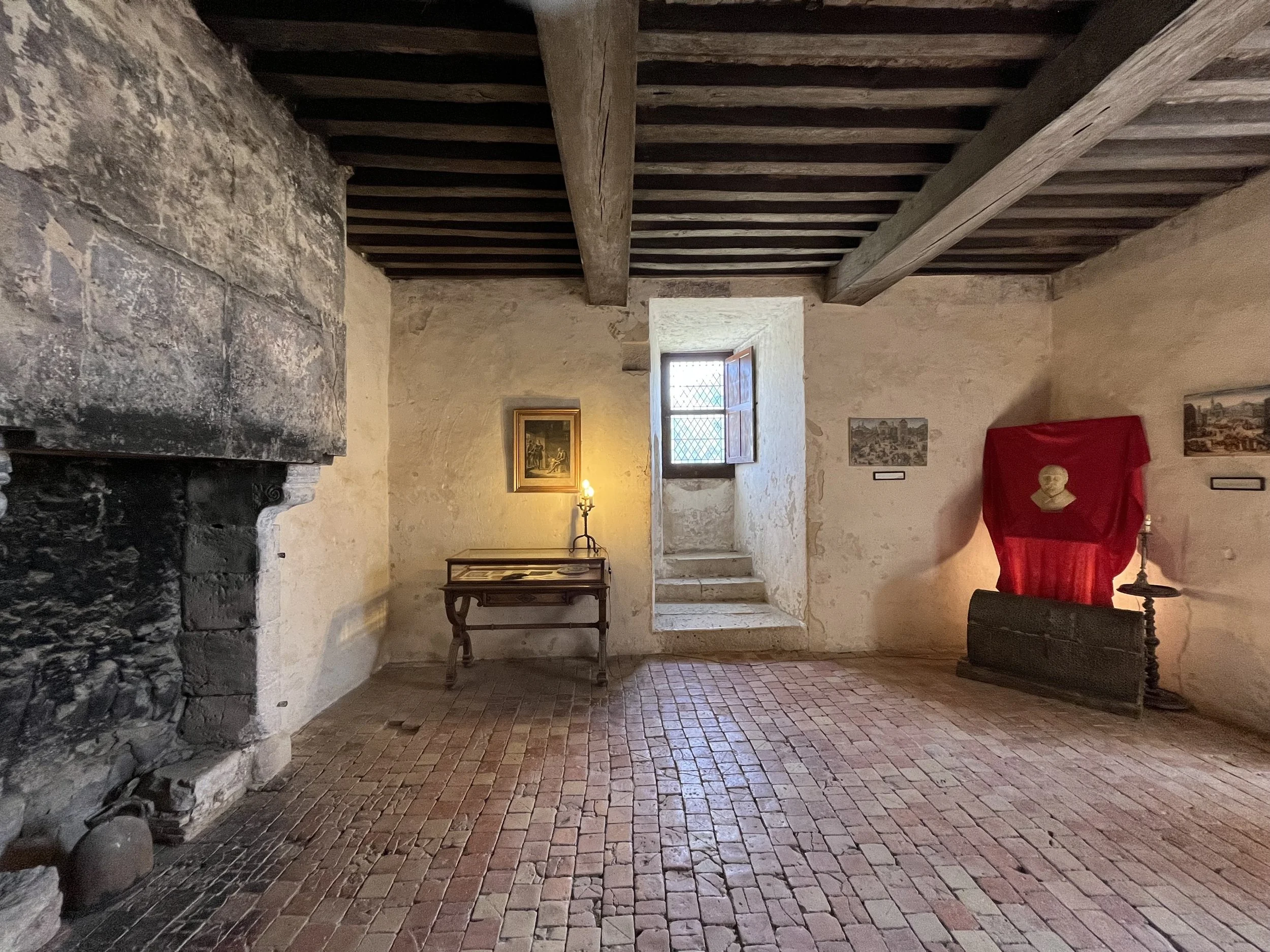 Montaigne’s bedroom chamber in the tower.