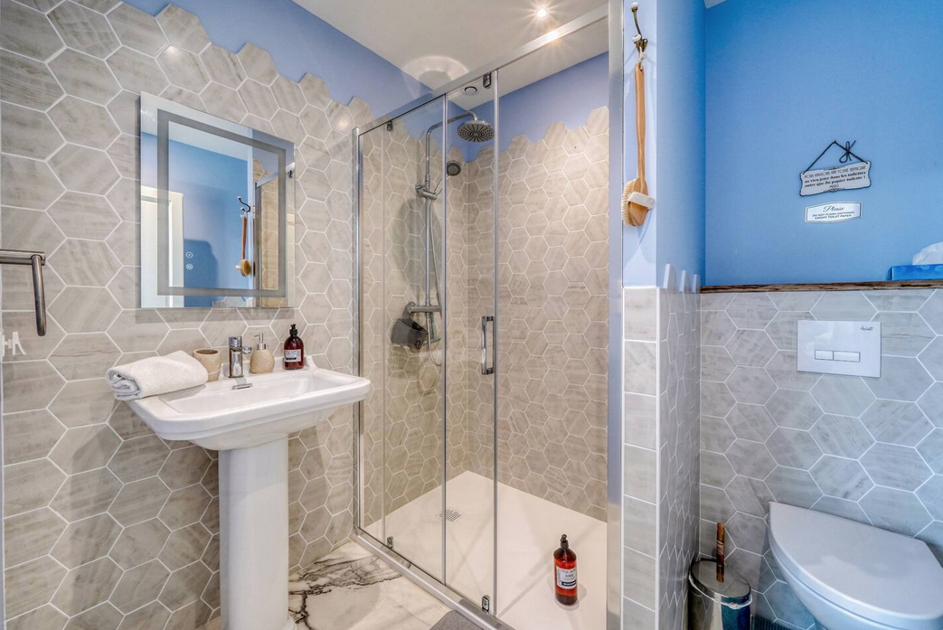 Bathroom for 1st bedroom