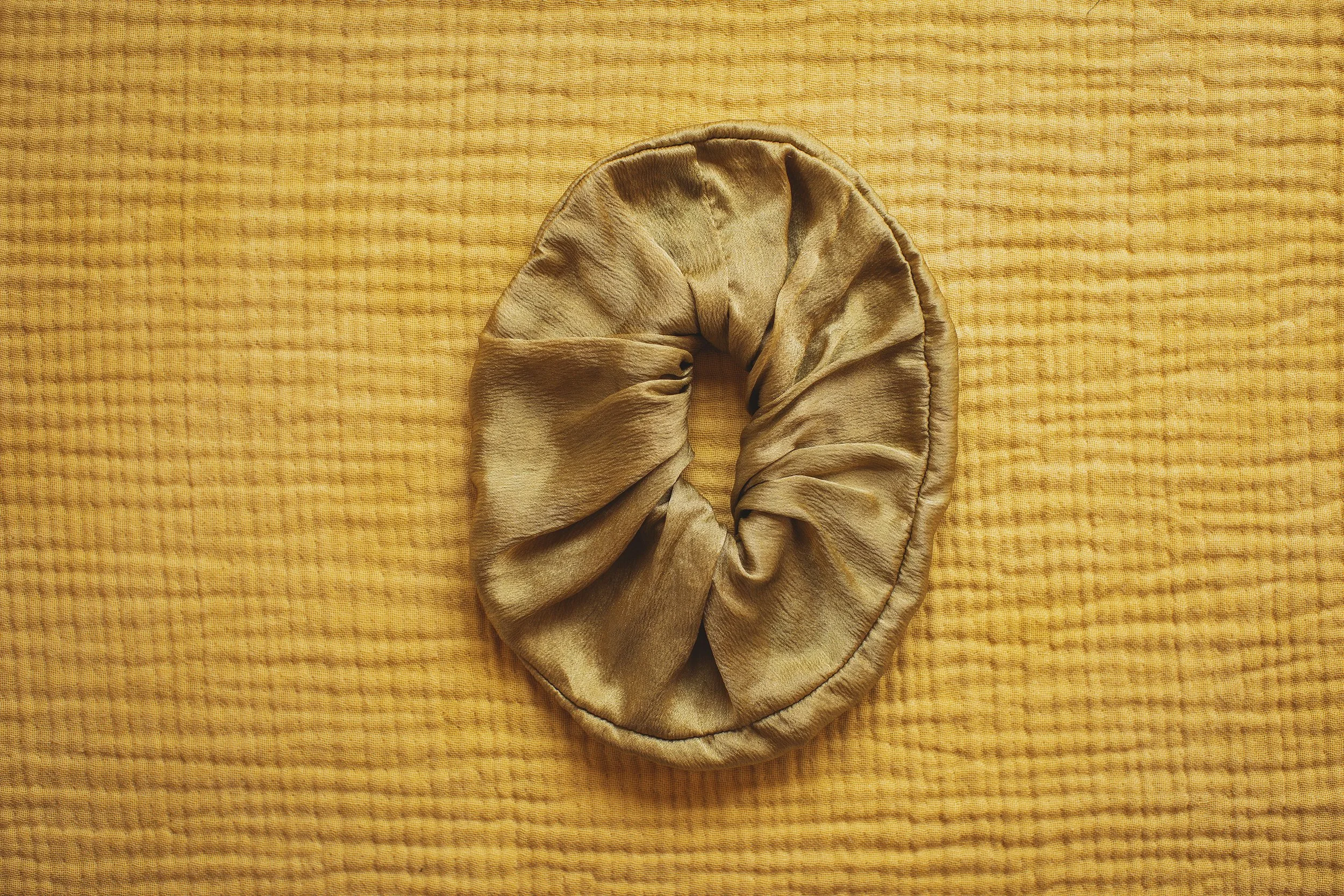 Derwen Oversized Silk Scrunchie