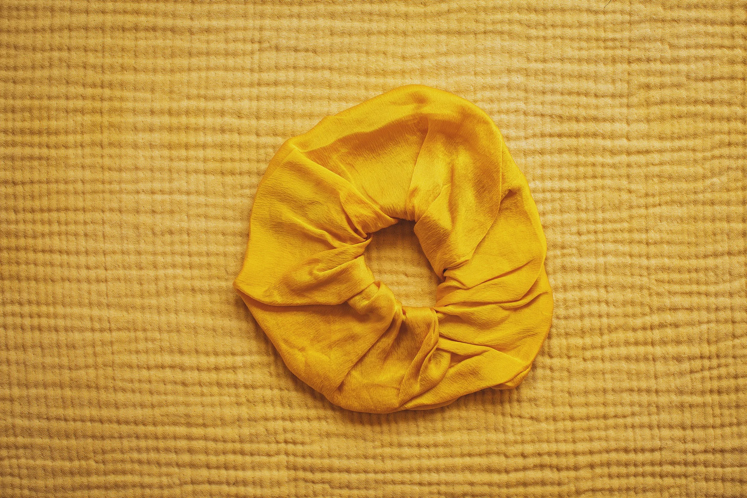 Dant y llew Oversized Silk Scrunchie