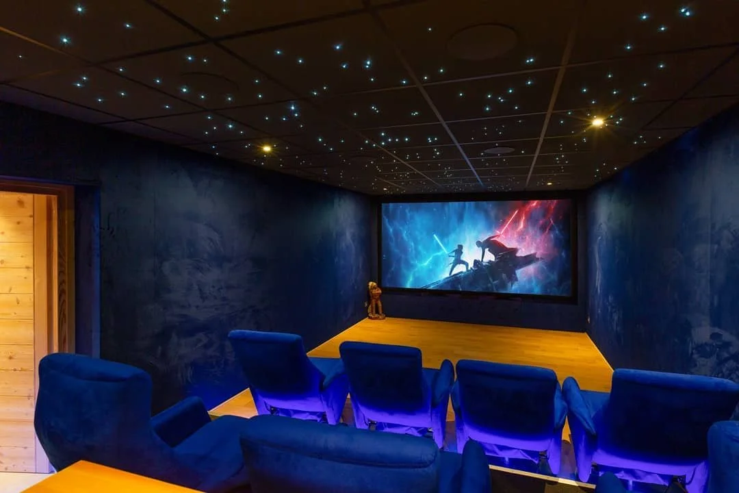 Sièges sur mesure dans salle cinéma.jpg