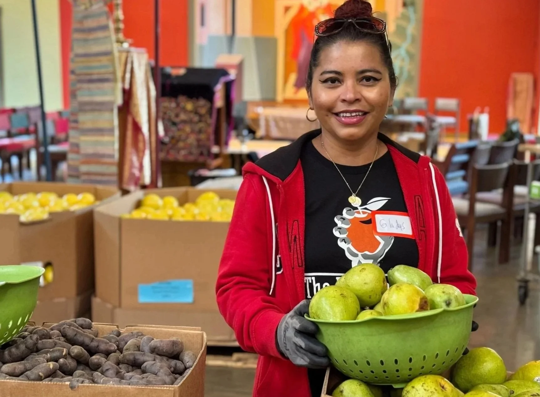 Stephanie Jolluck Photography portrait at The Food Pantry in San Francisco