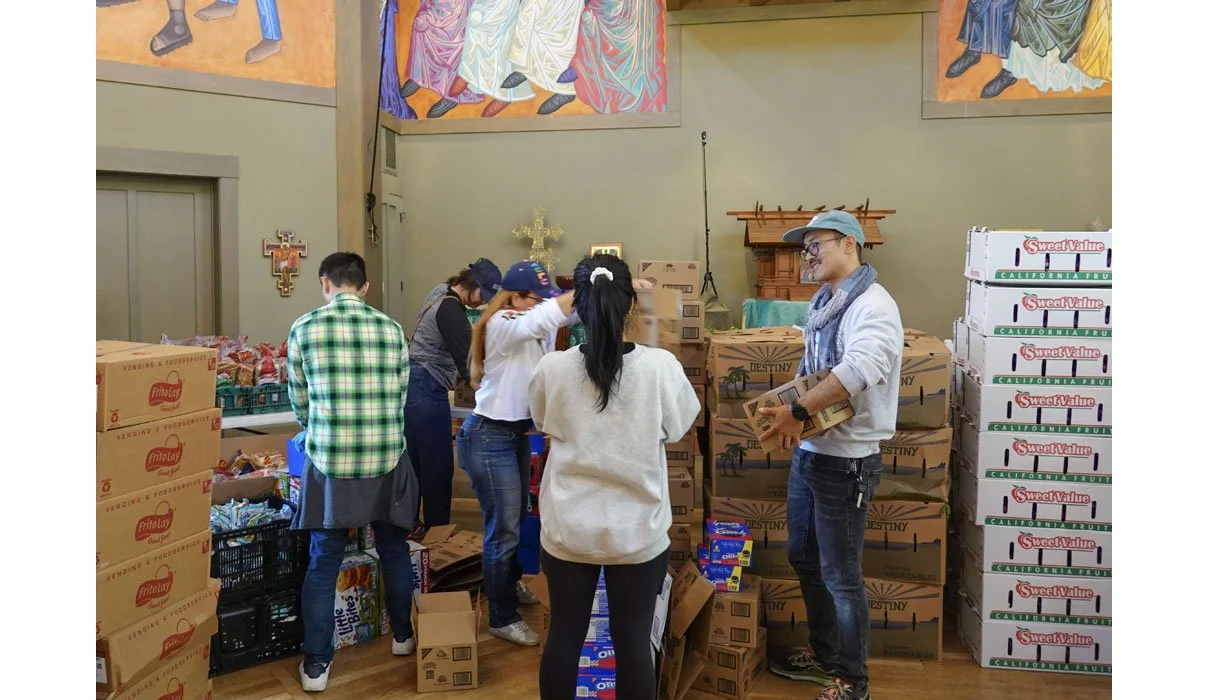 volunteering at the Food Pantry of San Francisco by Stephanie Jolluck Photography