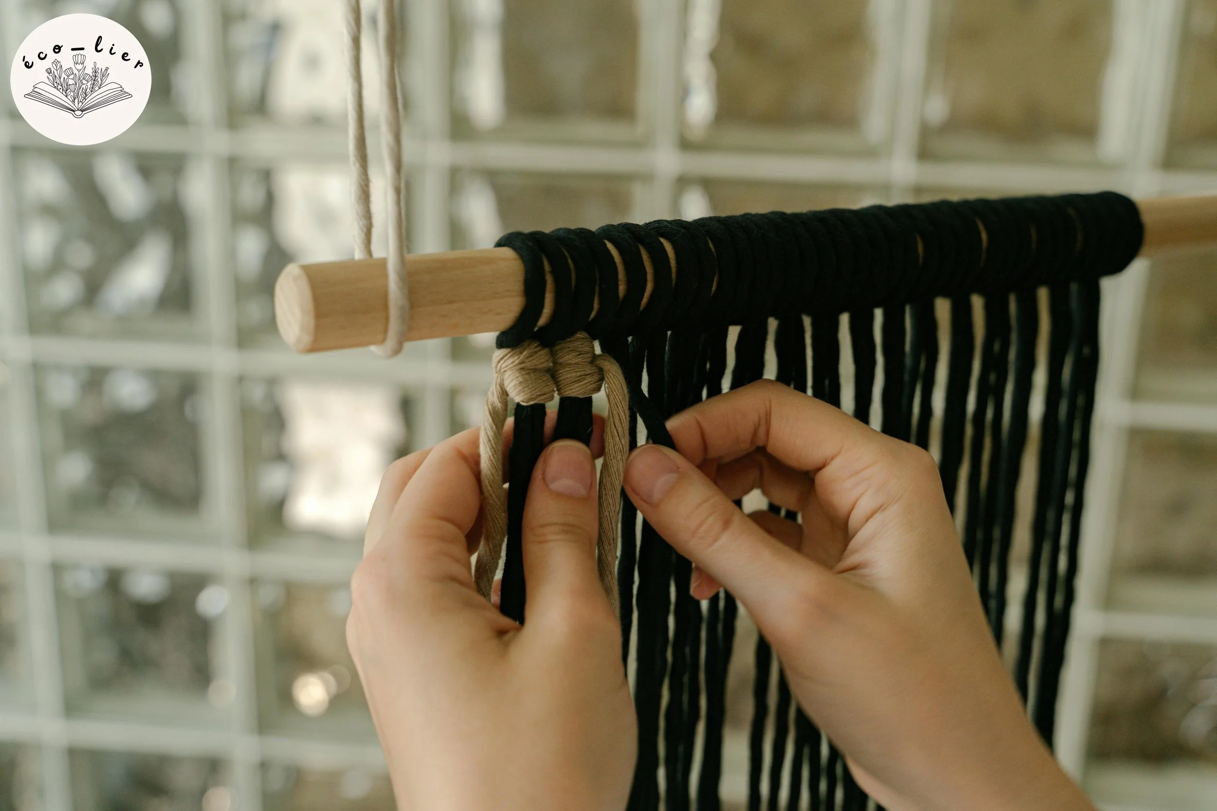 Expérimenter la nature : Confection d'un macramé