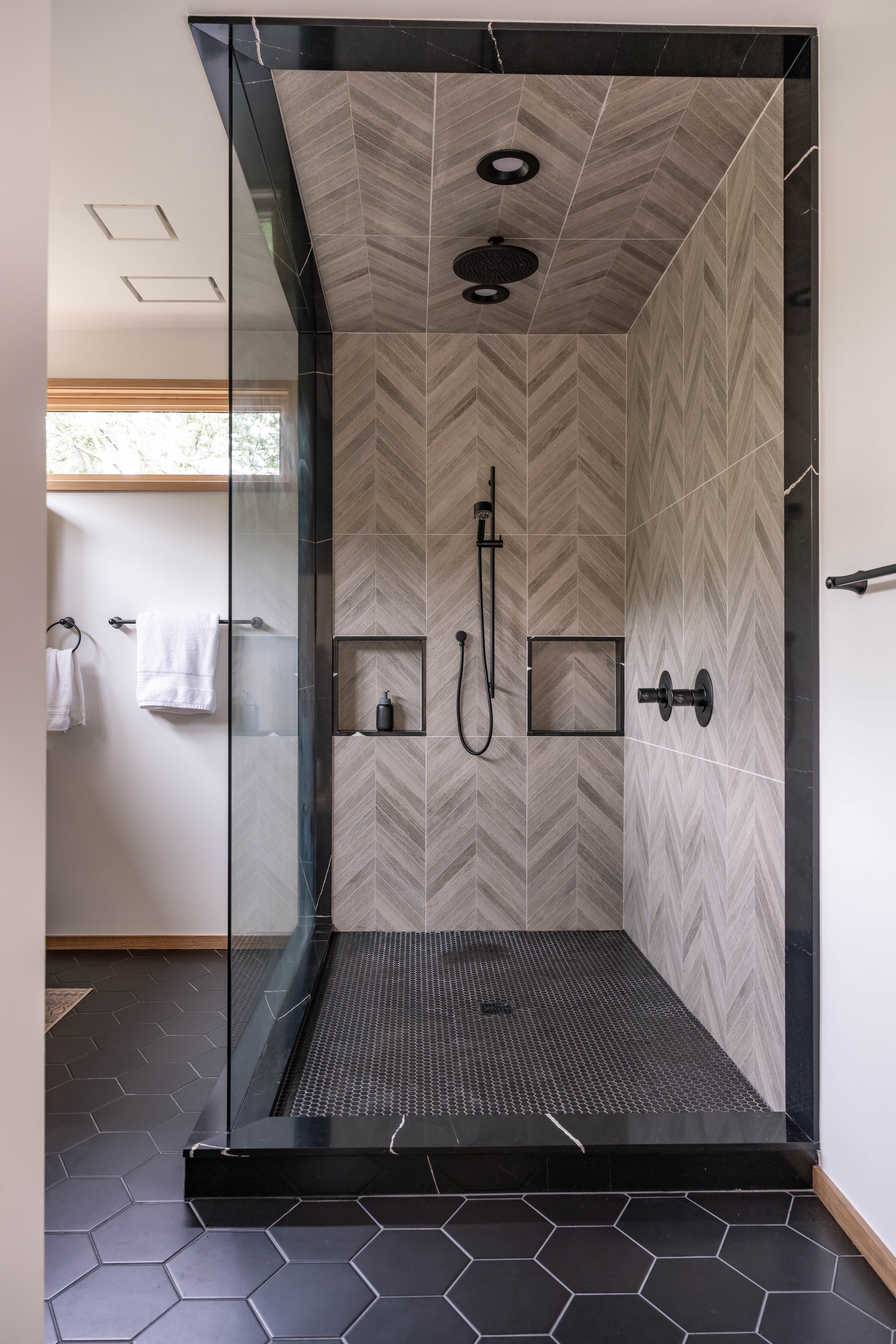 Master Bath - 2.jpg
