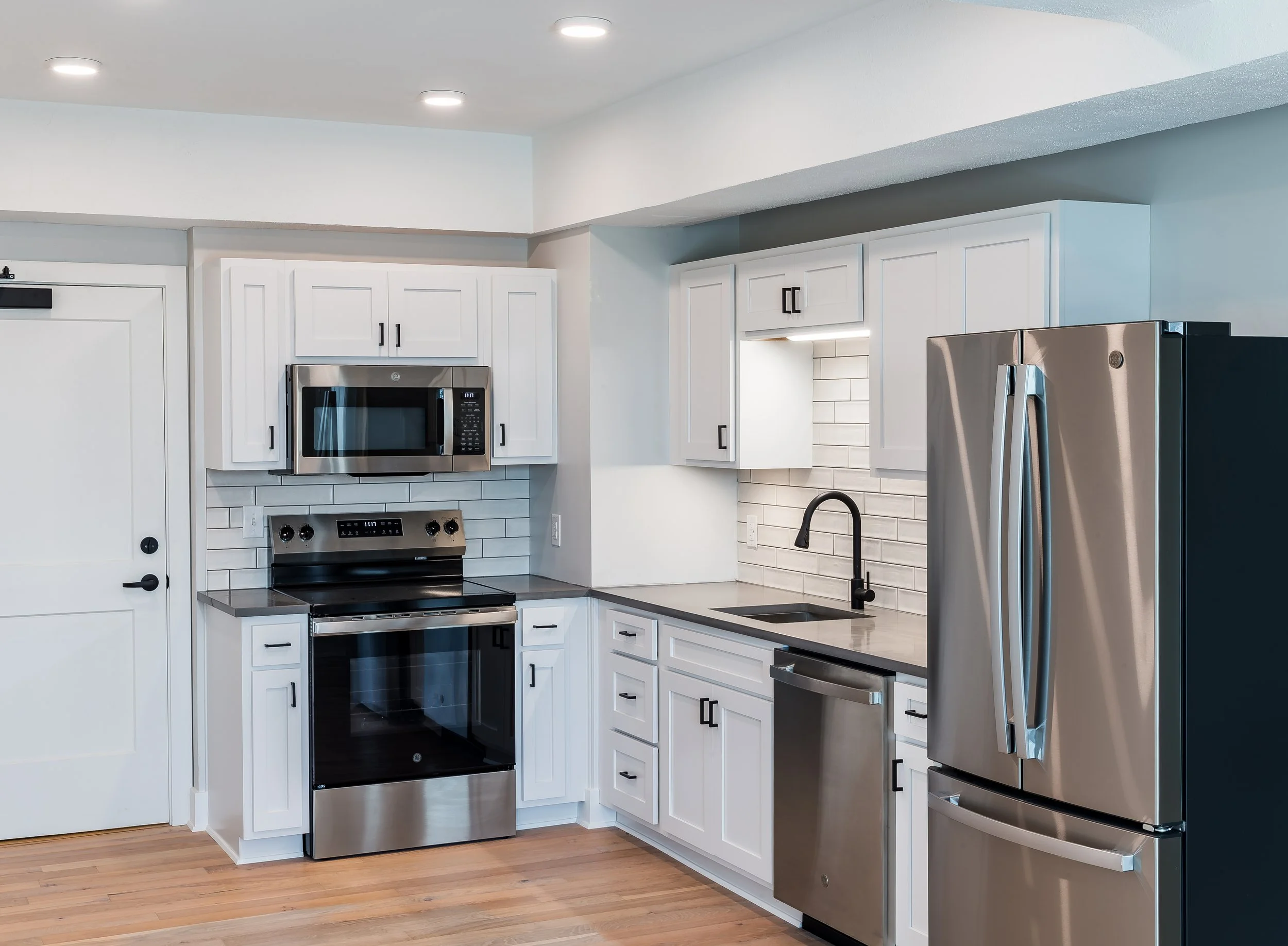A74Y4944-HDR.jpg