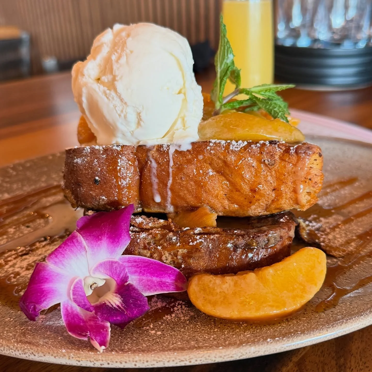 Happy Easter!  Stateside is open with a delicious brunch menu featuring this Peach Cobbler French Toast 🍑