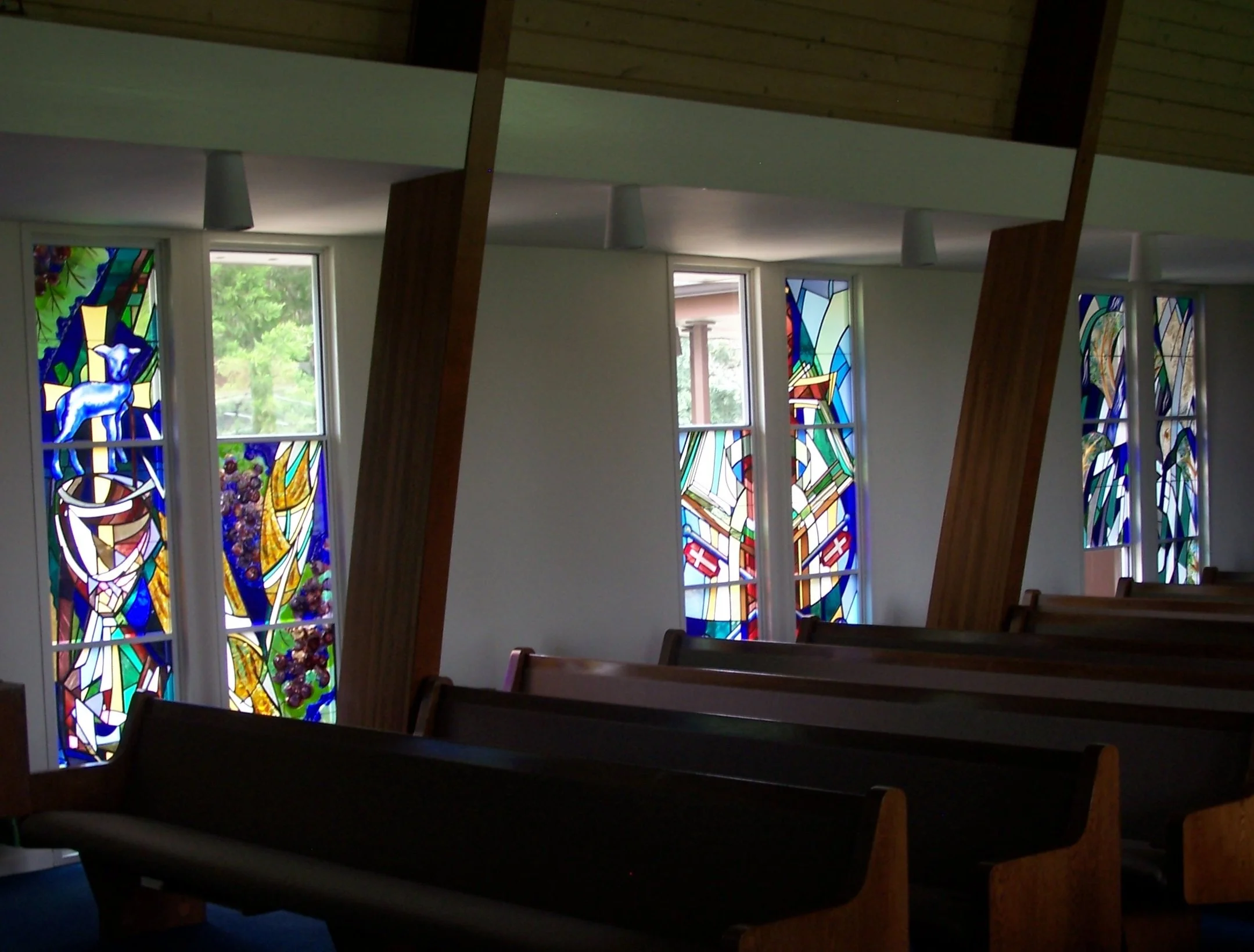 Interior view Christ Lutheran.jpg