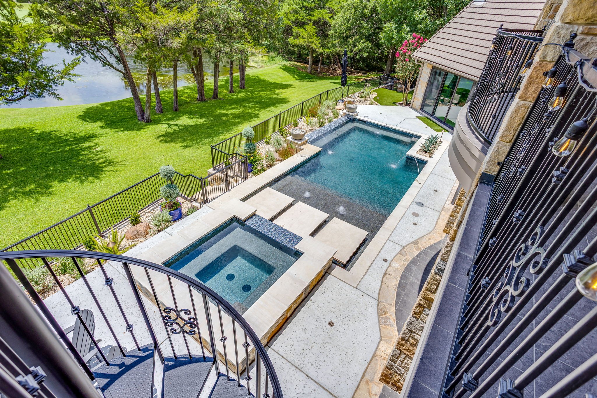 1005 Walnut Falls Cir (28 of 35).jpg