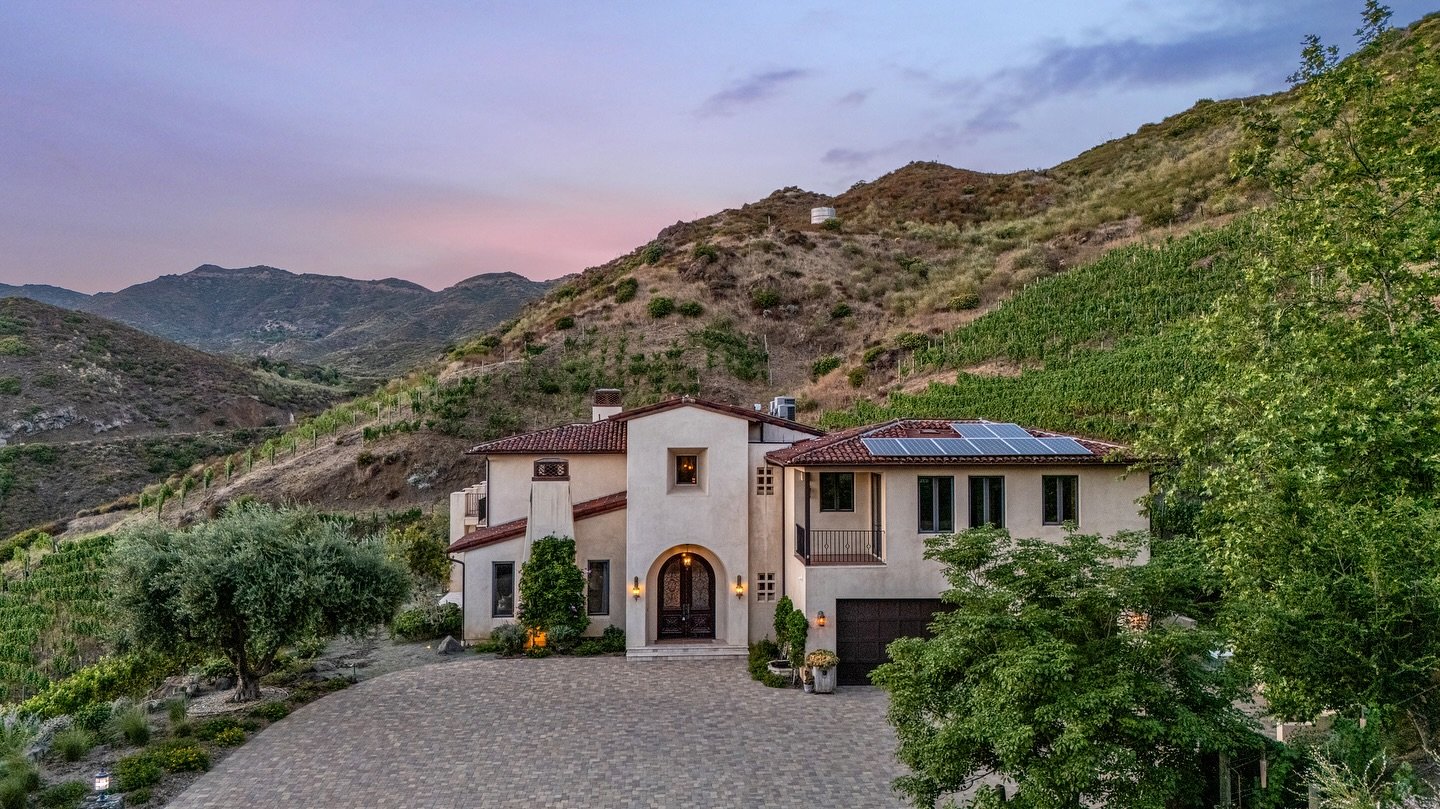 Amazing Malibu Estate with a vineyard! Shot by Magma Blue Studios 📸✨ Book your shoot online or give us a call (562) 742-6232 #realestatelosangeles #magmabluestudios #mansion #milliondollarvisuals