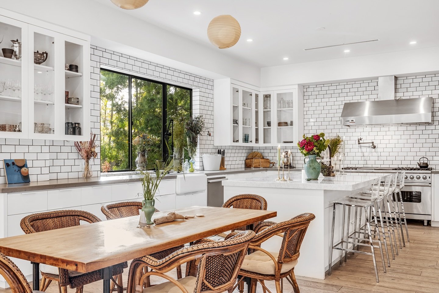 It&rsquo;s all in the details - showcasing the beautiful of LA homes one photo at a time 📸 Photos by Magma Blue Studios - book your shoot online or give us a call at (562) 732-6232 #magmabluestudios #realestatelosangeles