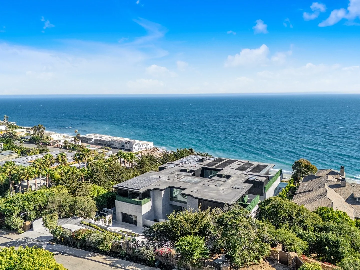 Malibu Dream by @magmabluestudios 

We make your real estate photography stress-free and spectacular:

Unwavering quality: Owner/photographer Marcel is your dedicated eye, ensuring consistent excellence on every project.

Lightning-fast delivery: Get
