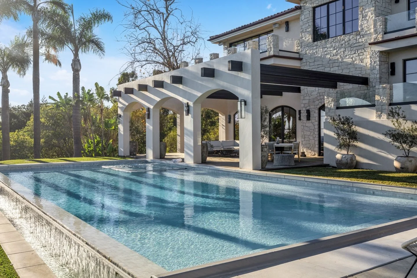 Malibu Magic Captured. 🌊✨

&nbsp;&nbsp;&nbsp;&nbsp;&bull;&nbsp;&nbsp;&nbsp;&nbsp;A Personal Touch: You&rsquo;ll work directly with our owner/photographer, Marcel, who treats every Malibu property like a work of art.
&nbsp;&nbsp;&nbsp;&nbsp;&bull;&nb