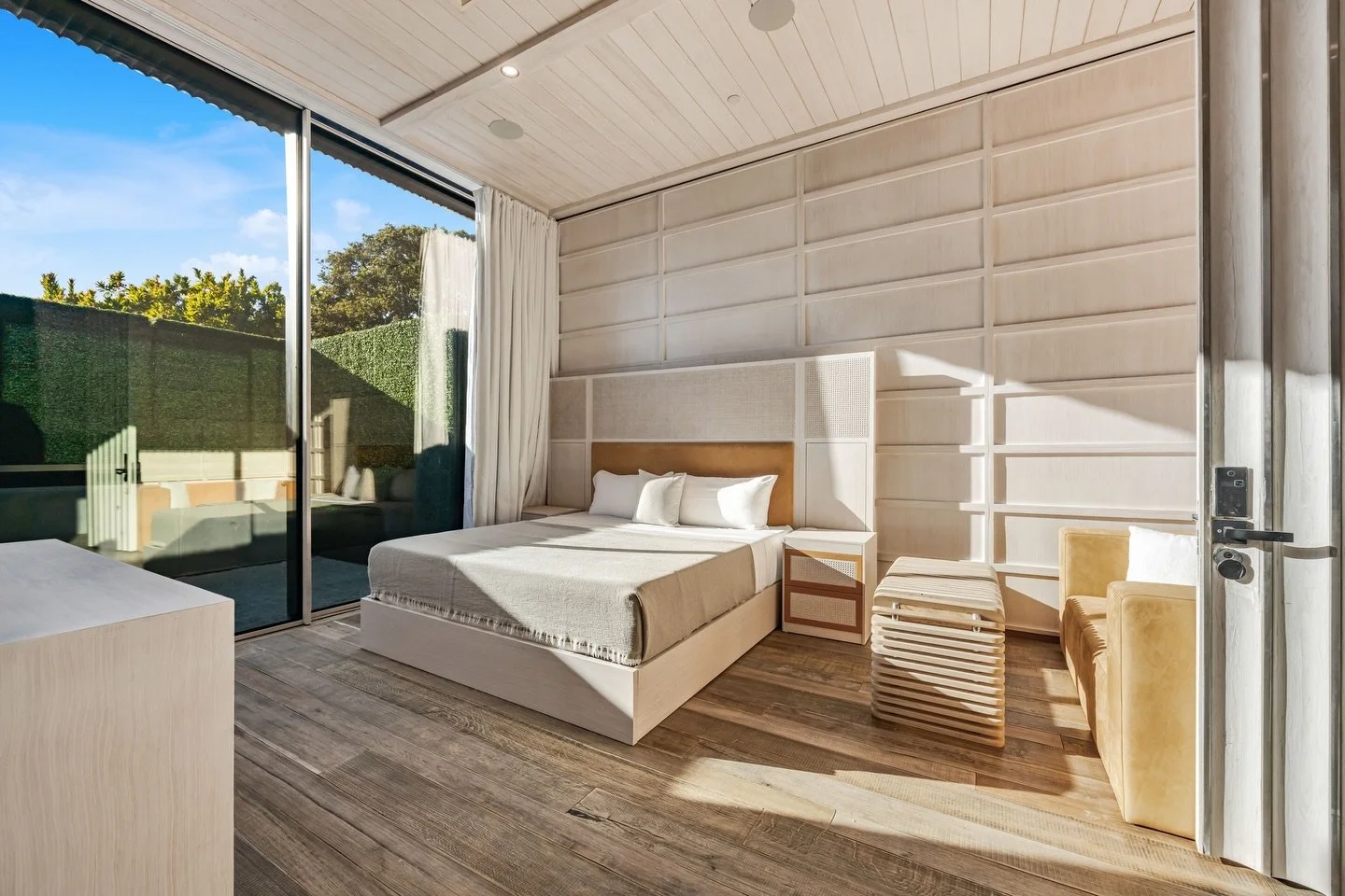 Interior shots and details by Marcel Corto for Magma Blue Studios. Discover our portfolio directly on our website (link in bio!) #magmabluestudios #photographerlosangeles #realestatelosangeles