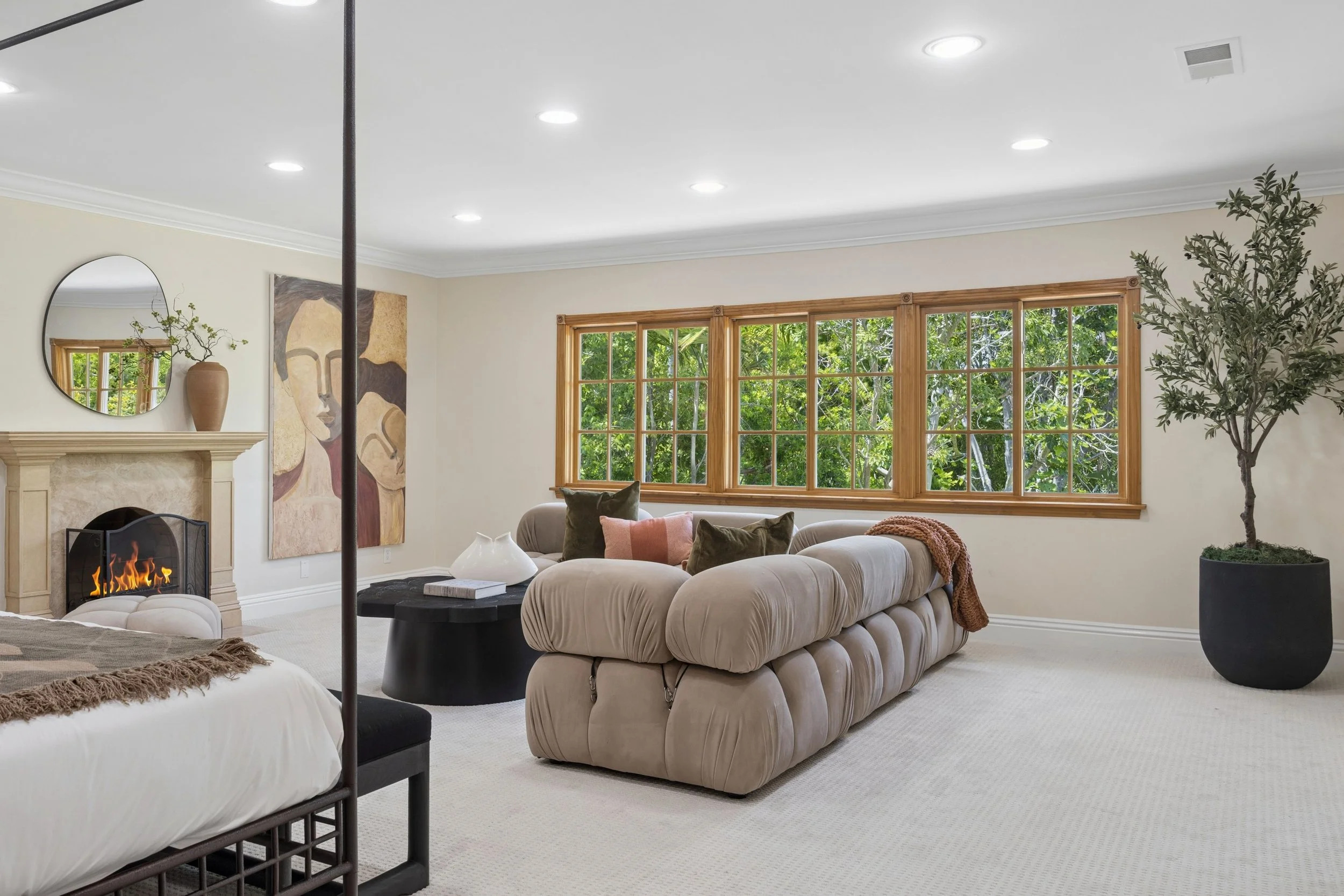 Taking you inside this Hancock Park beauty today! 

📸 Showcasing a home&rsquo;s true character is what we do best. Outstanding properties deserve magazine-quality media, and my goal is to make getting that media completely effortless for you.

When 
