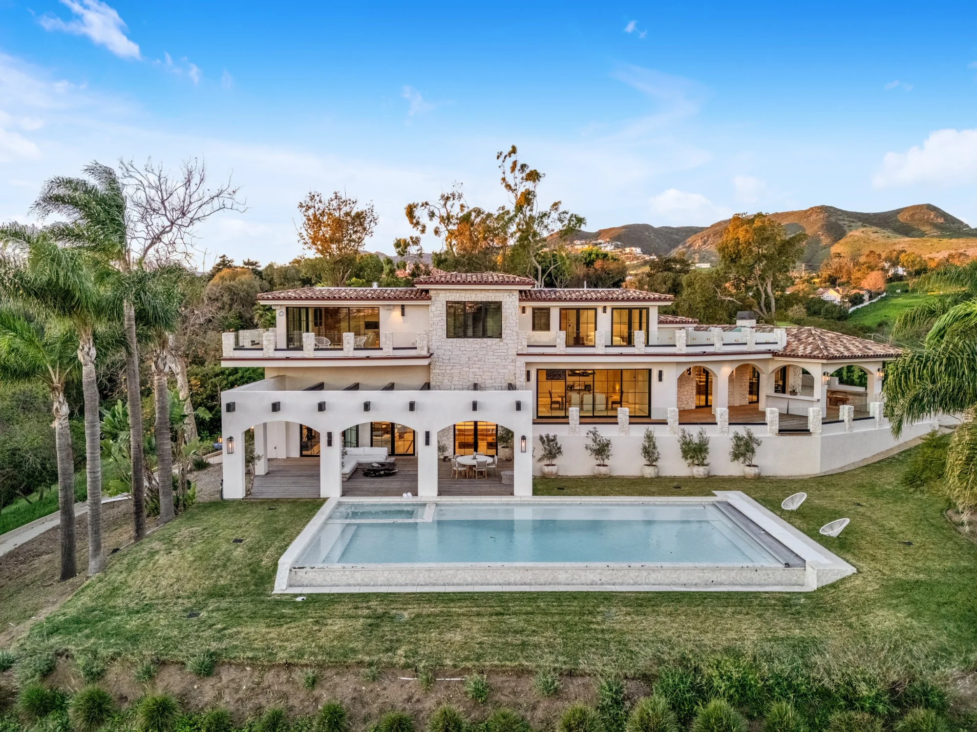 Sunset Malibu Real EState 