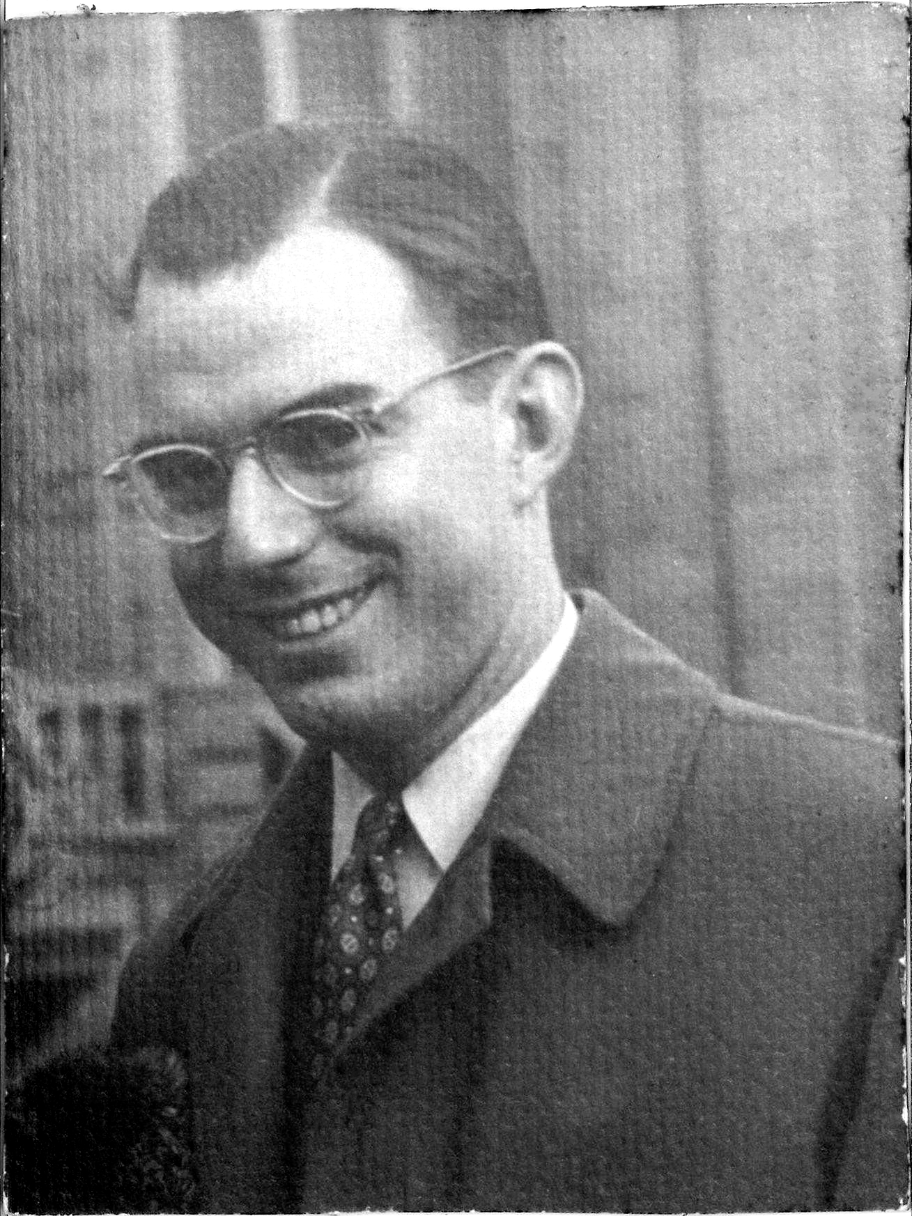 gpa_glasses_threequarter-suit-jacket_e.png