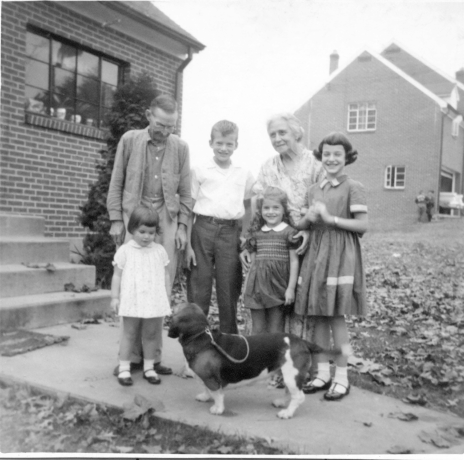 mom_siblings_gparents_dog.png