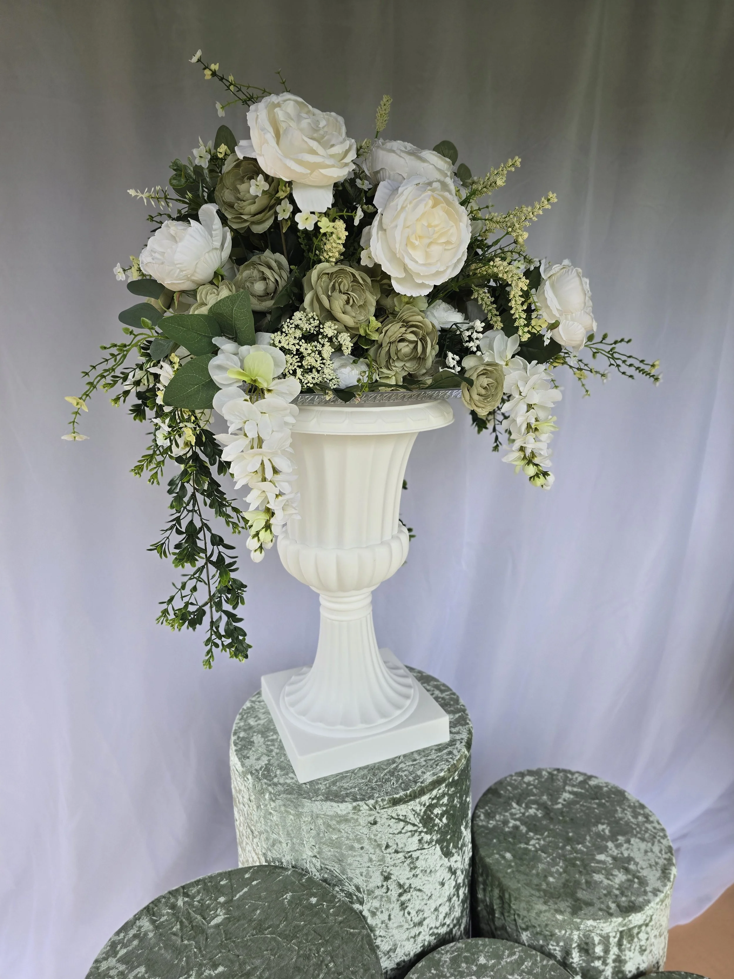 Urn planter - white - set of 2