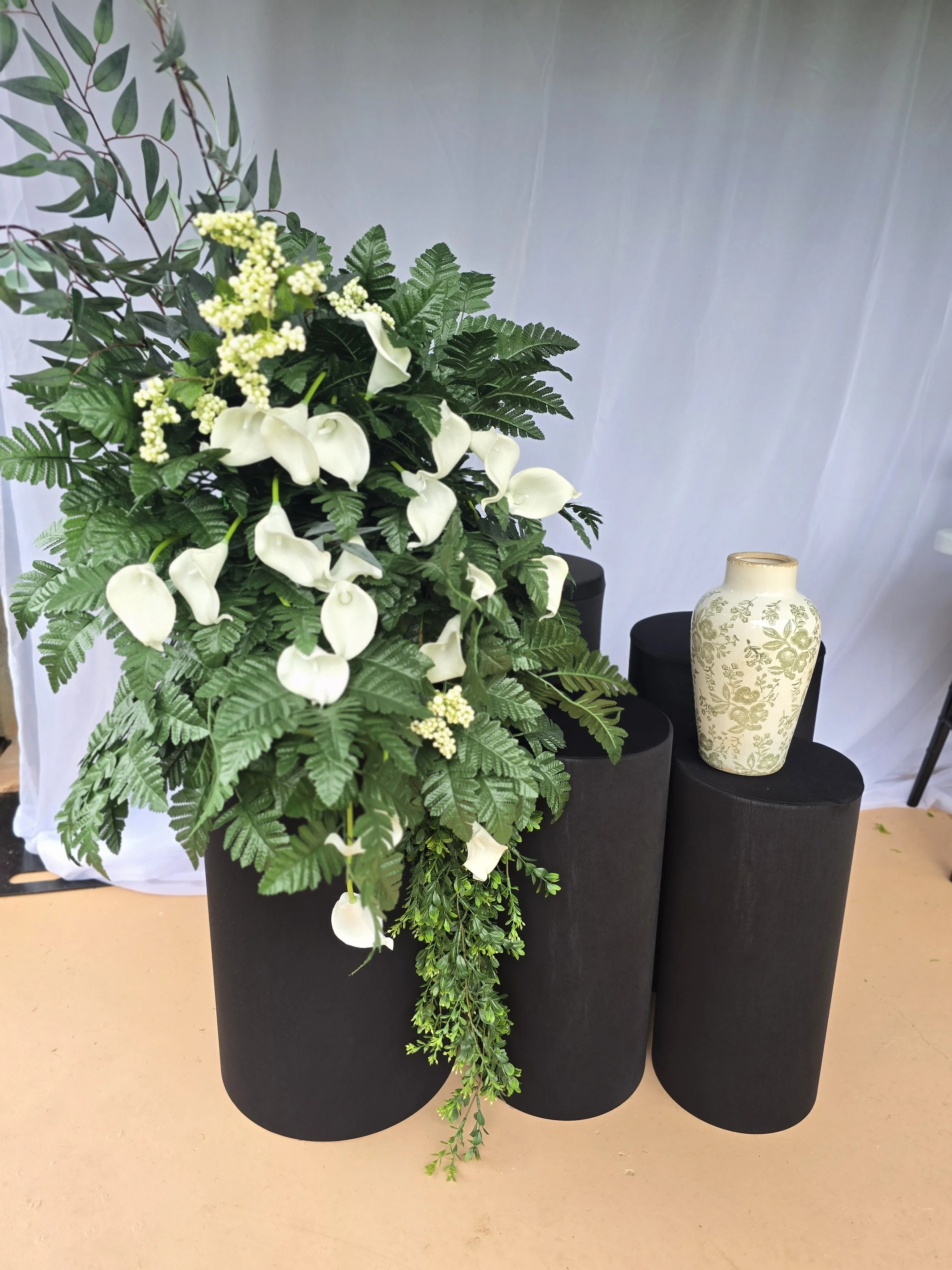 Black pillar cover (set of 5) - Also available in blush pink, sage velvet and ivory.