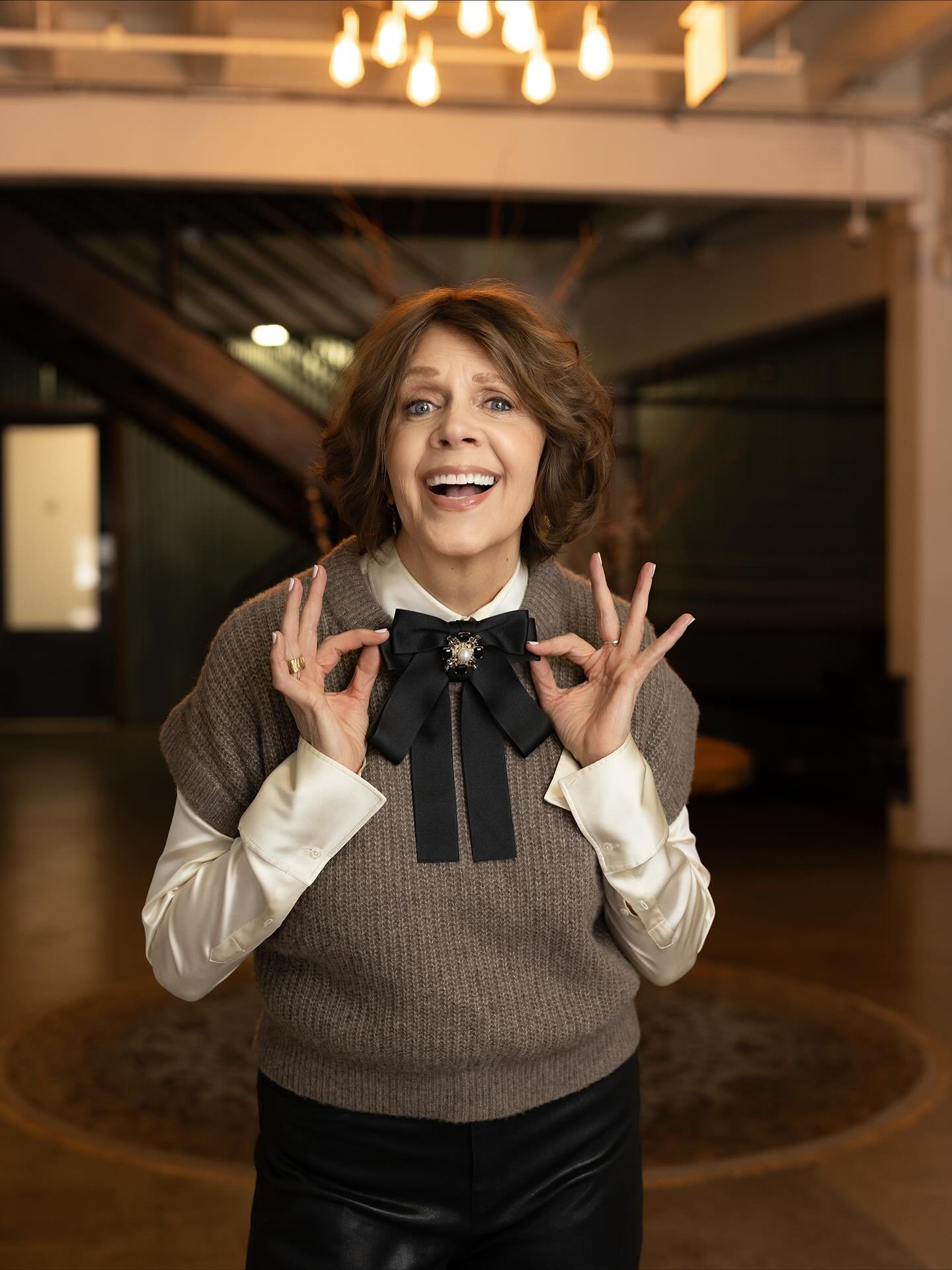 The Holidays are here, and I&rsquo;ve got some ideas for dressing up jeans a little, or a lot, on #BrendasBlog on #1010ParkPlace My fabulous photographs are by @jendentonseniors She&rsquo;s so much fun to work with and should really be shooting @vogu