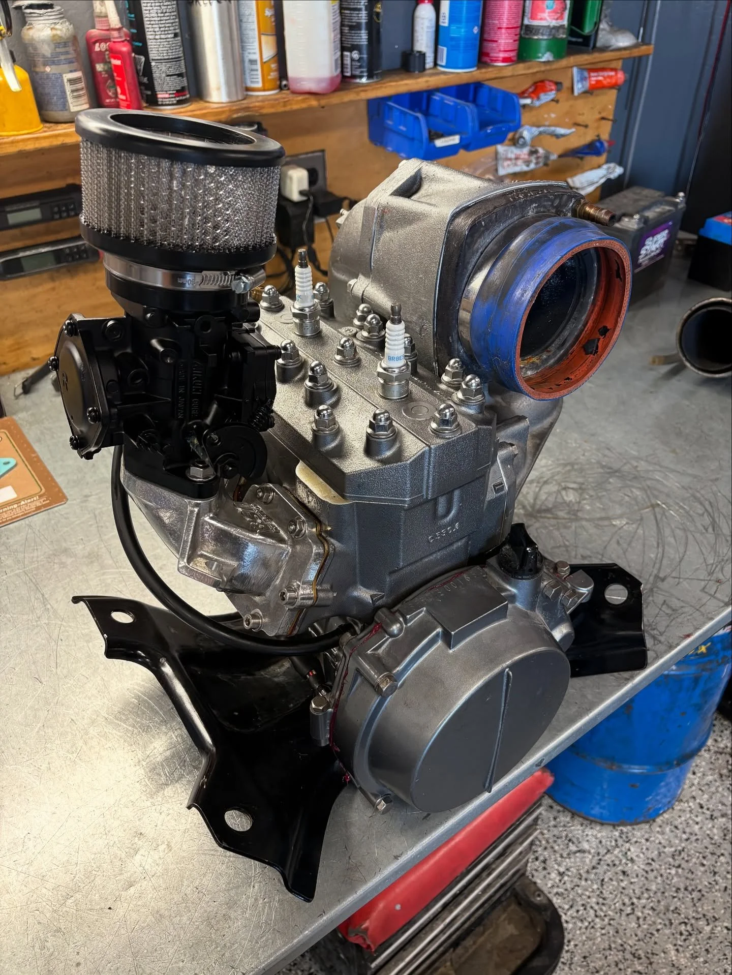 Kawasaki 550SX full engine rebuild with a Mikuni 44 upgrade. 
#kawasaki #jetski #standupjetski #yamaha #waverunner #superjet #seadoo #standup #vintage #enginerebuild