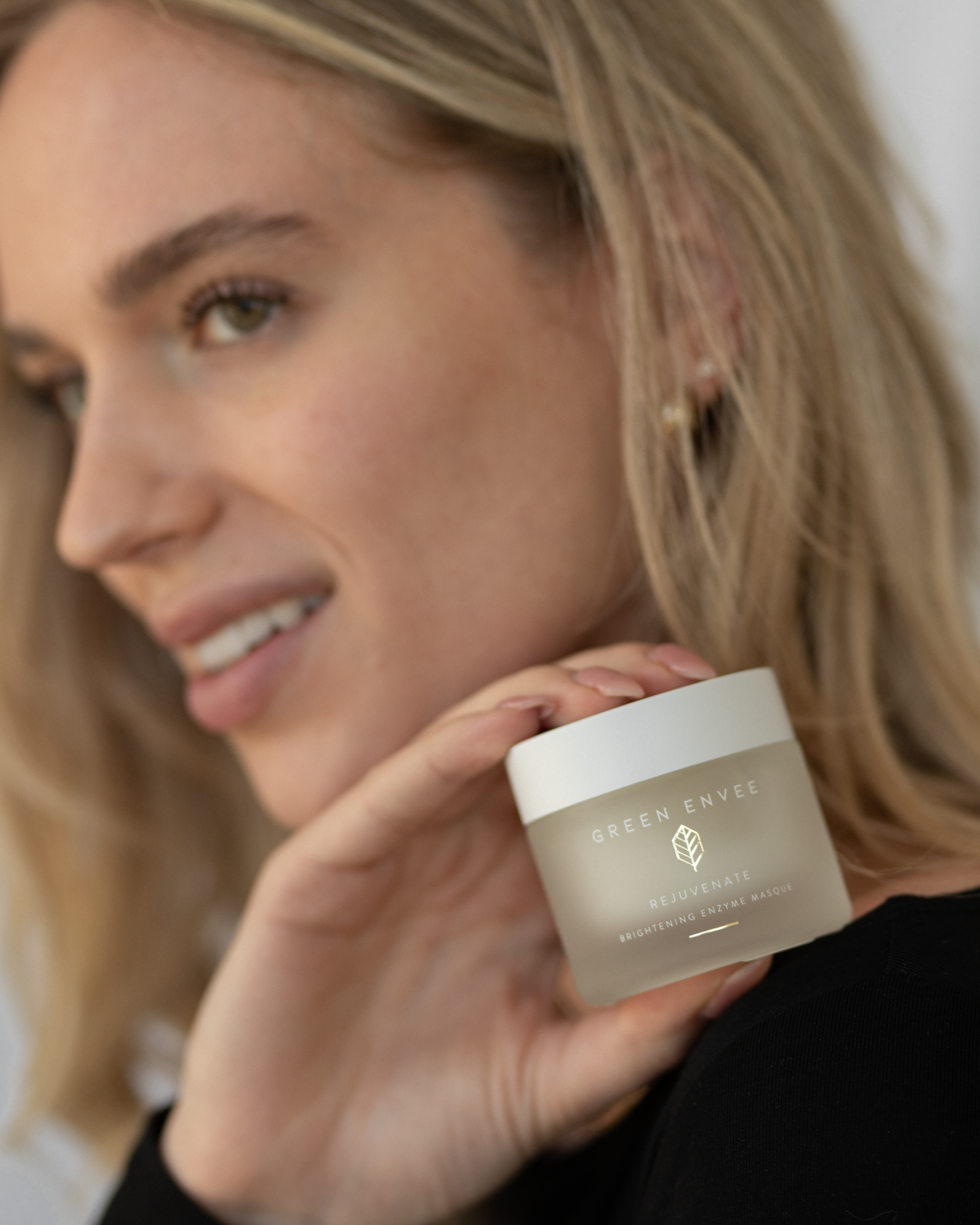 Rejuvenate Brightening Enzyme Masque