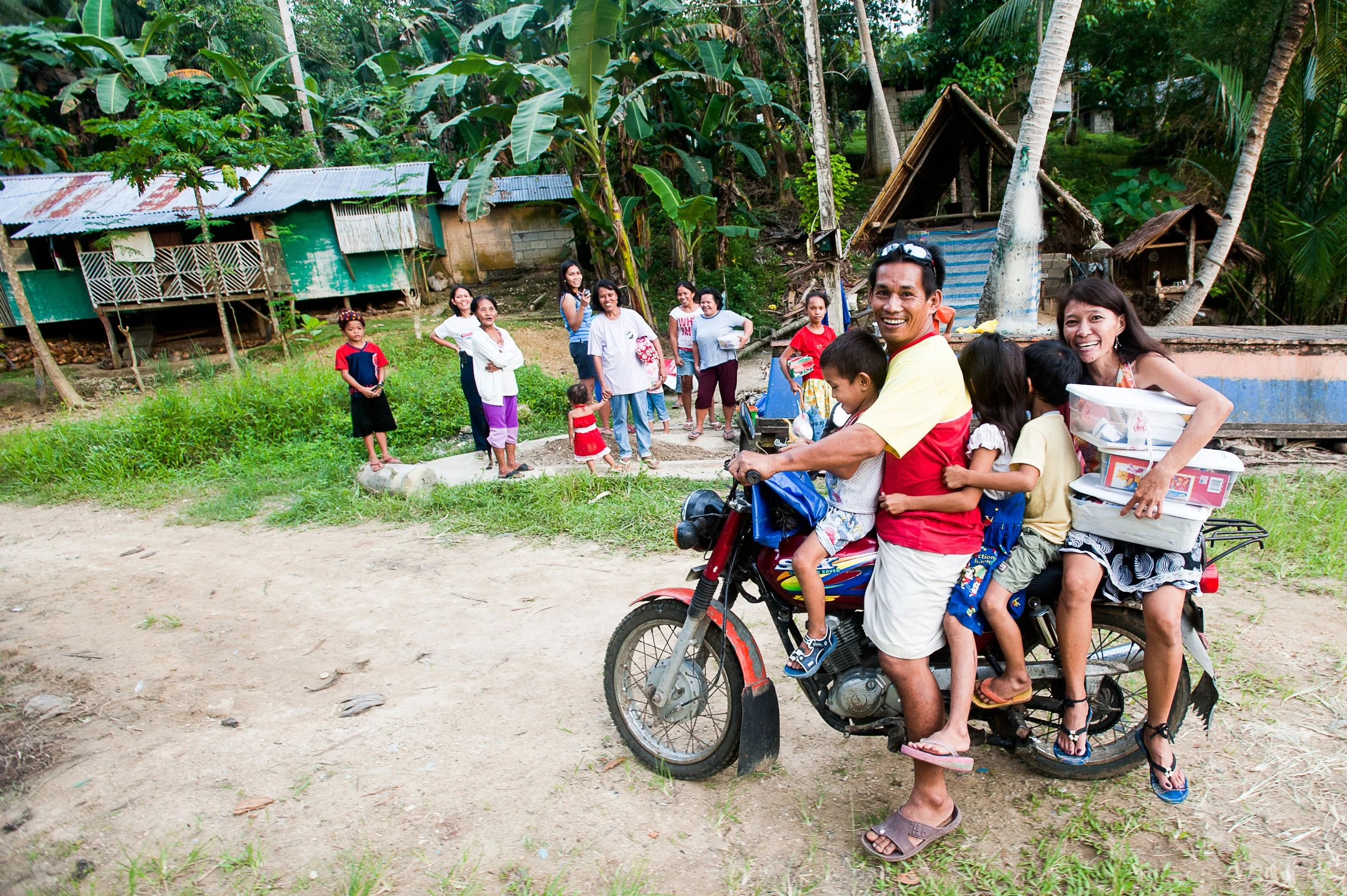Operation Christmas Child Transportation Philippines.jpg