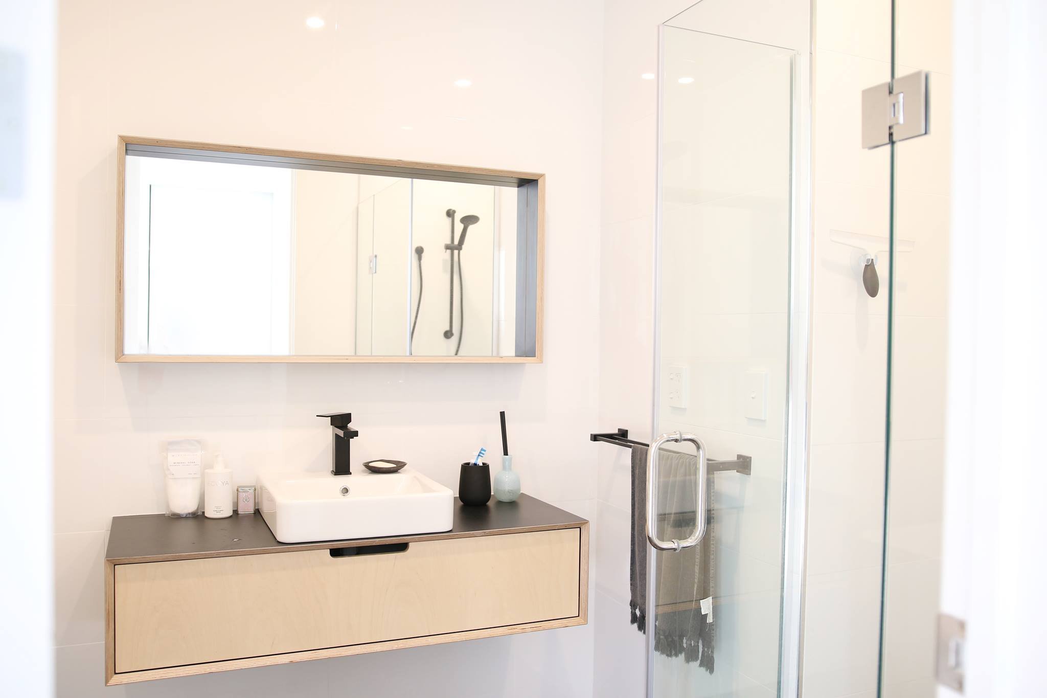 Modern bathroom, plumber southland