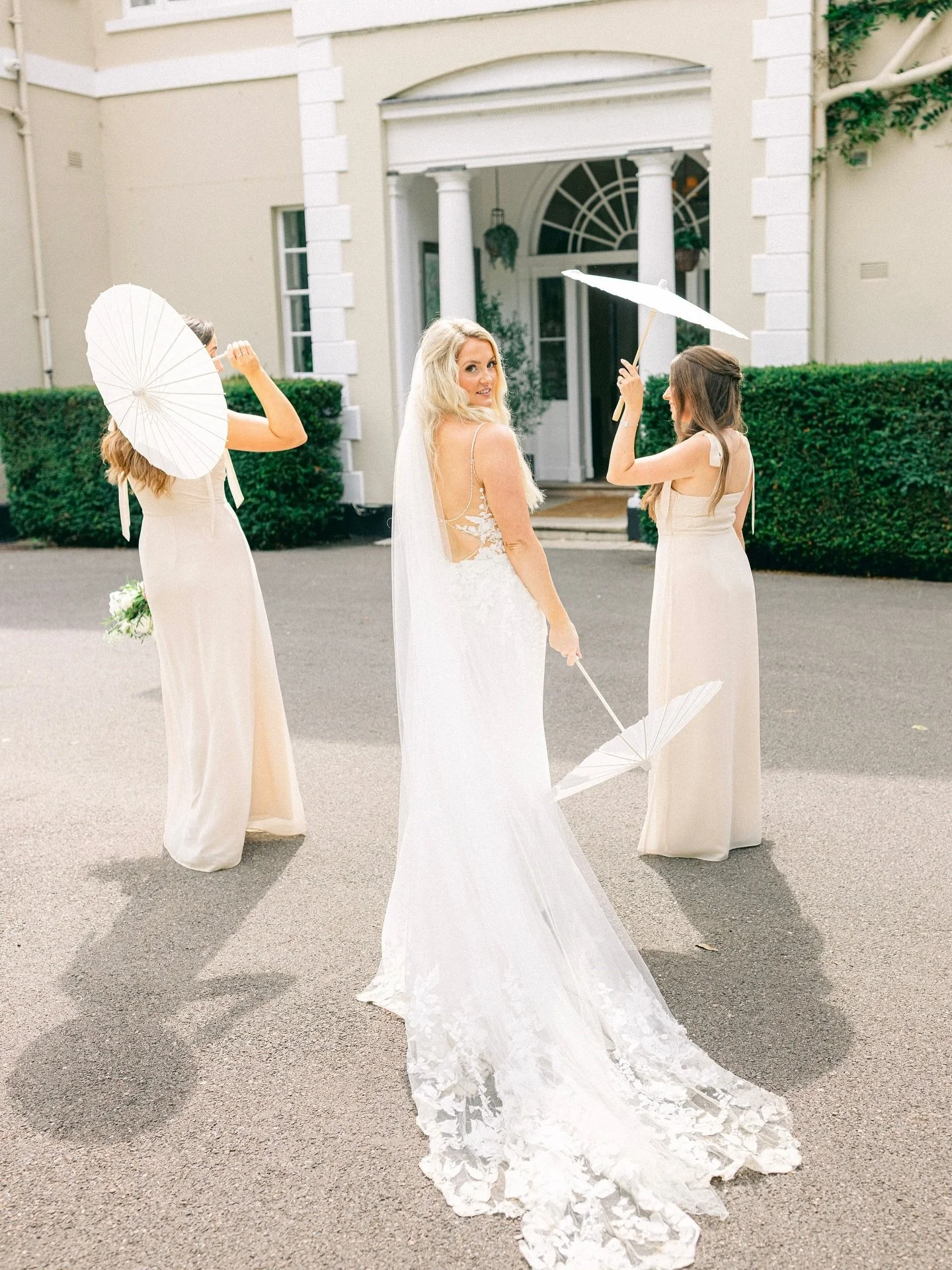 Sunshine after the rain for Abbie &amp; her bridesmaids 🖤

Venue @deerparkcountryhouse 
Photography @tarastattonphotography 
Video @yetifilm 
Florist @fromthewildflorist 
Makeup @sophiewhitemua 
Hair @aprilnataliehair