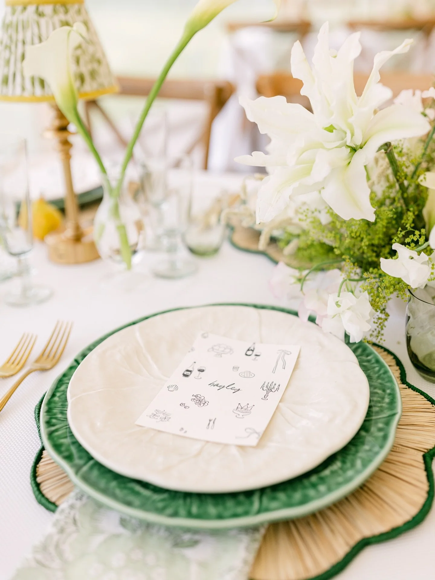 Fresh &amp; fun details styled to perfection earlier this year at Everards Farm ✨

Styling @imogenmartinstudio 
Photos @tarastattonphotography 
Venue @everardsfarm 
Florist @whisper_and_wild 
Stationery &amp; signage @urbanframe_ 
Marquee @abbasmarqu