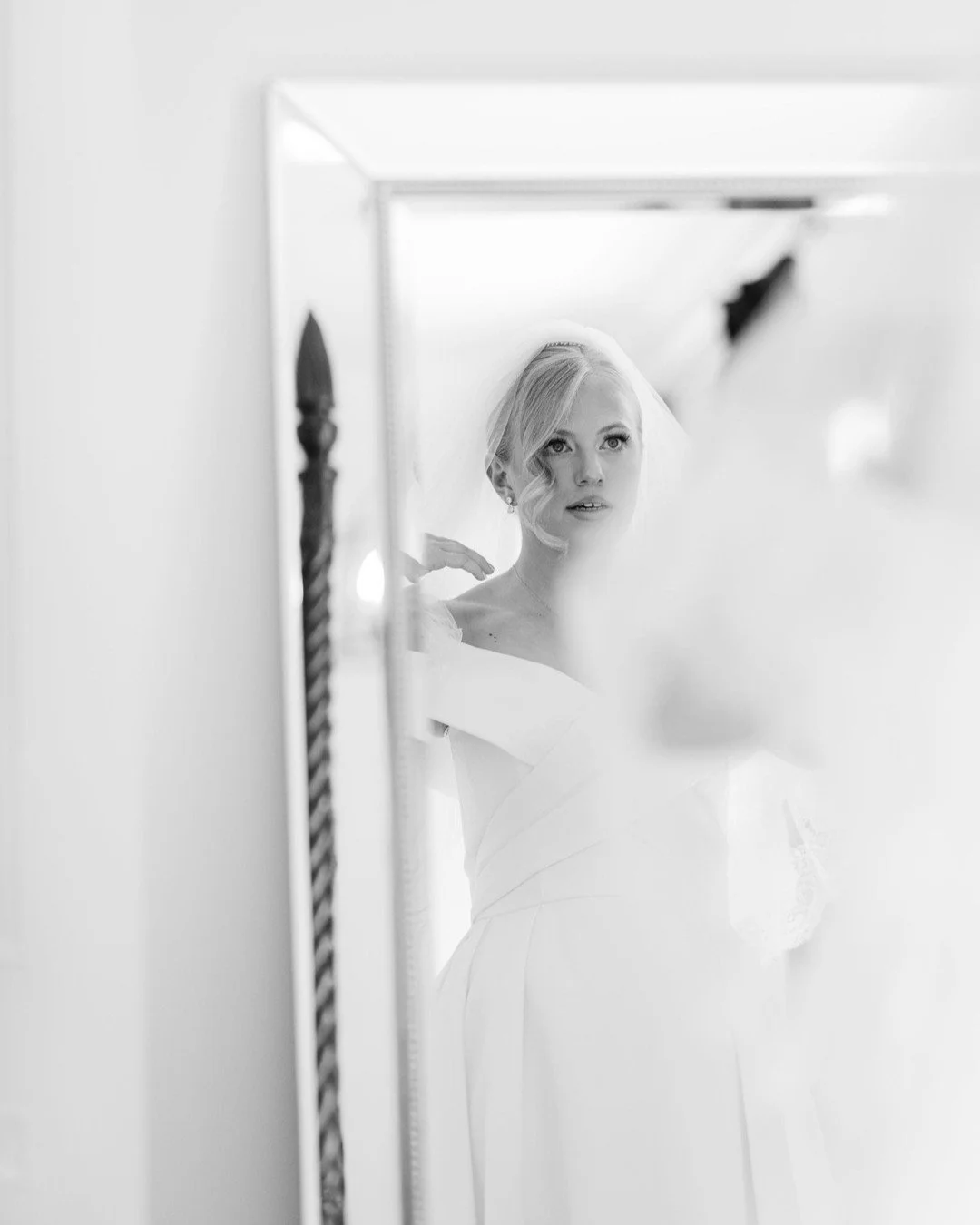 Final touches on the wedding morning for beautiful bride Alicia at @crowcombecourt 🖤

Photographer @tarastattonphotography
Video @marcussladefilms
Content Creator @undercoverbestie_
Dress &amp; Veil @larabellebridal
Hair @lavishlockswitholivia
Makeu